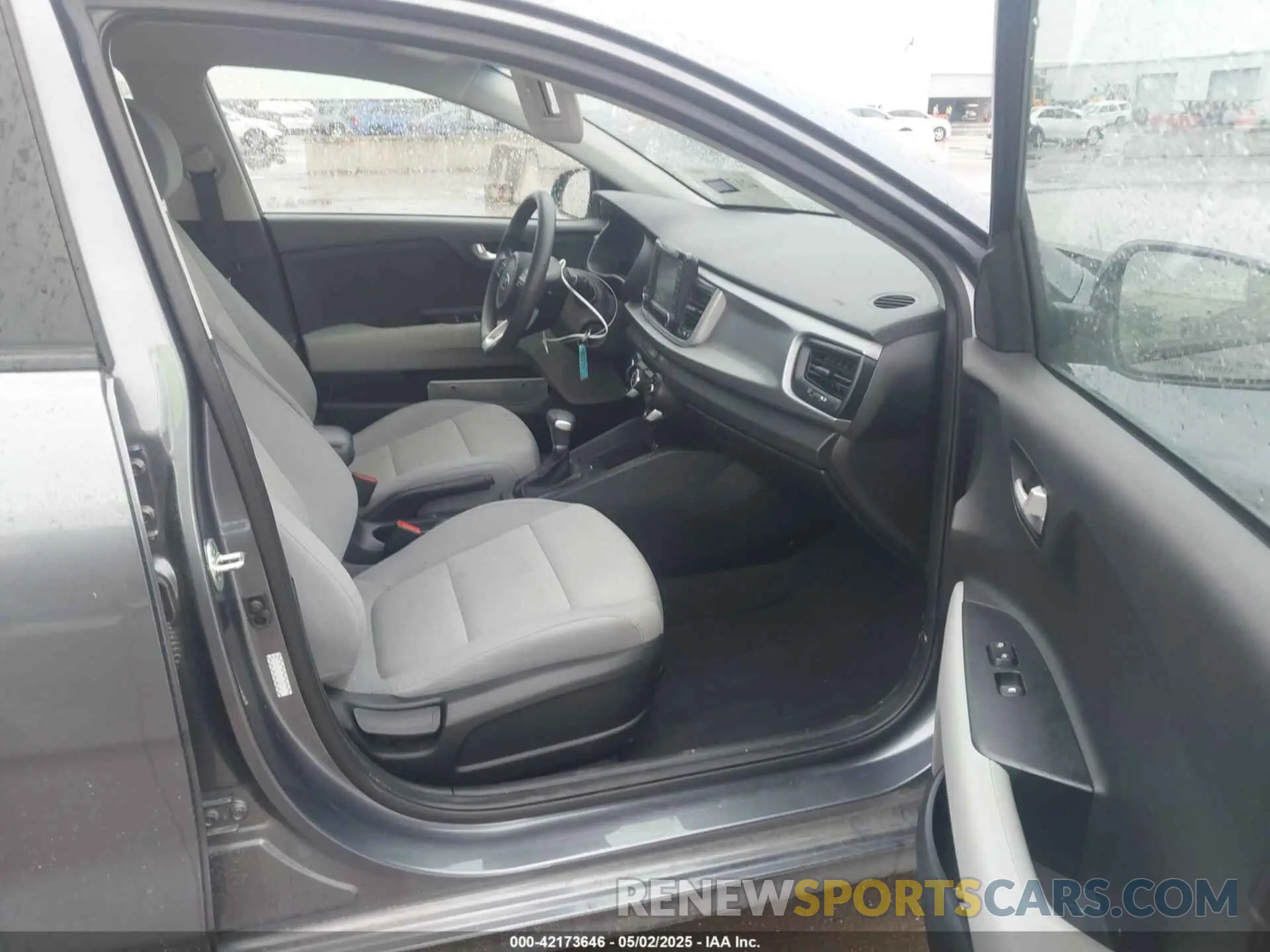 5 Photograph of a damaged car 3KPA24ADXLE337004 KIA RIO 2020