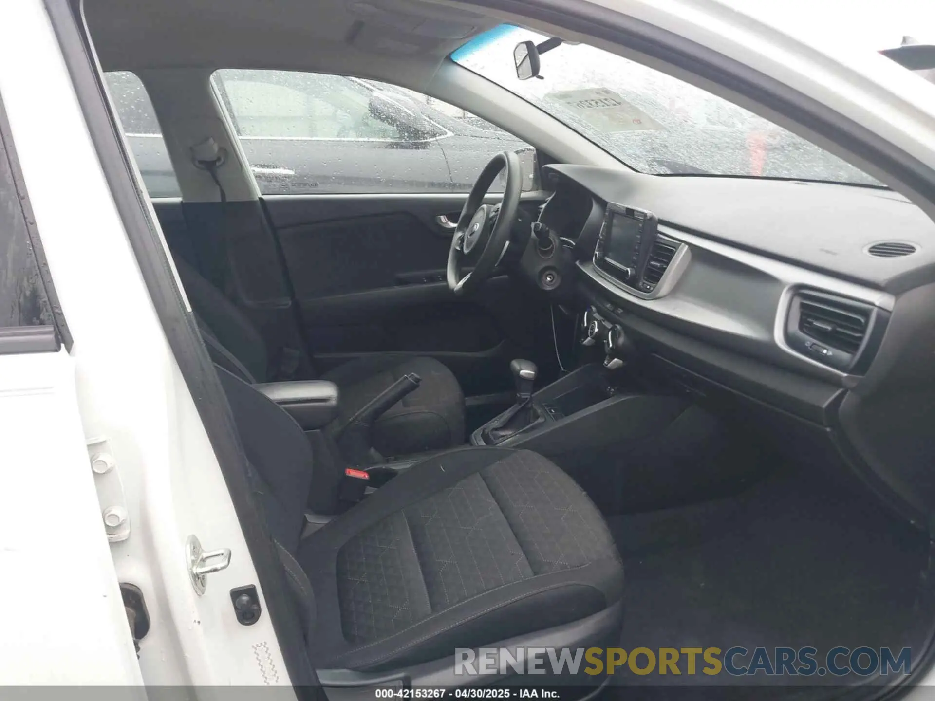 5 Photograph of a damaged car 3KPA24ADXLE356930 KIA RIO 2020