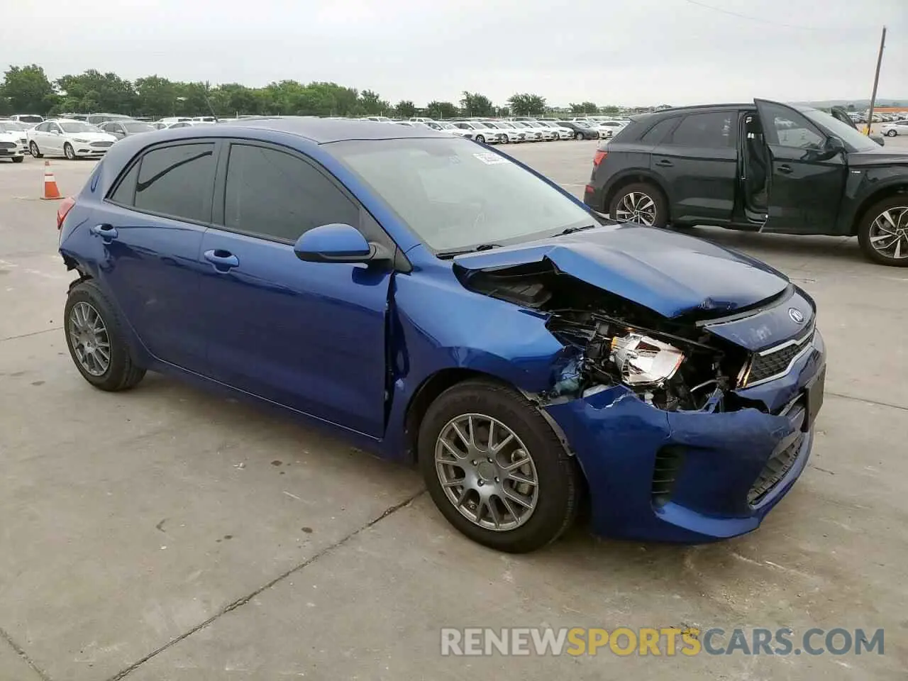4 Photograph of a damaged car 3KPA25AD2LE270792 KIA RIO 2020