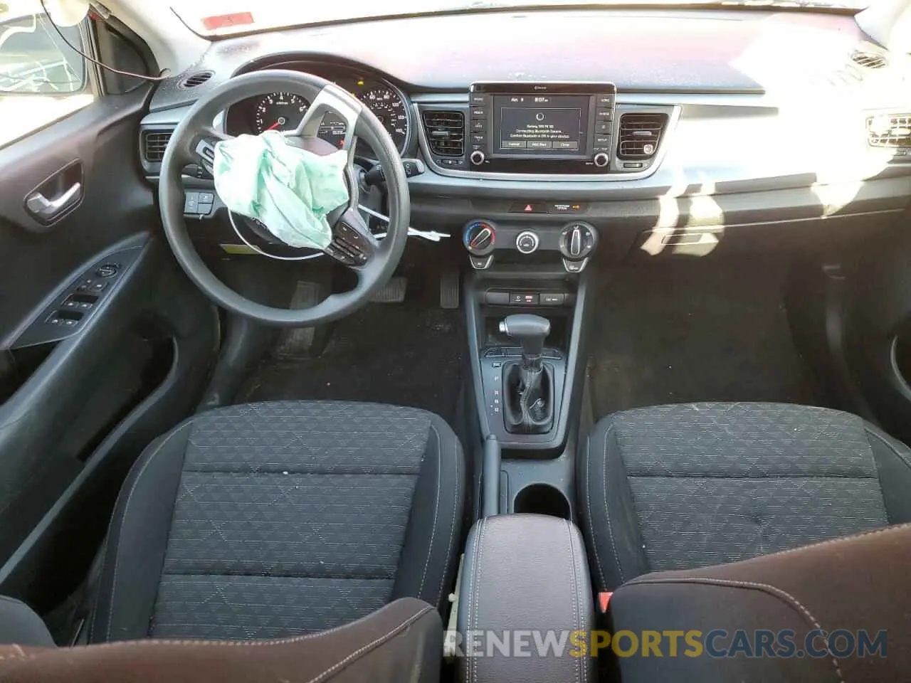 8 Photograph of a damaged car 3KPA25AD3LE268341 KIA RIO 2020