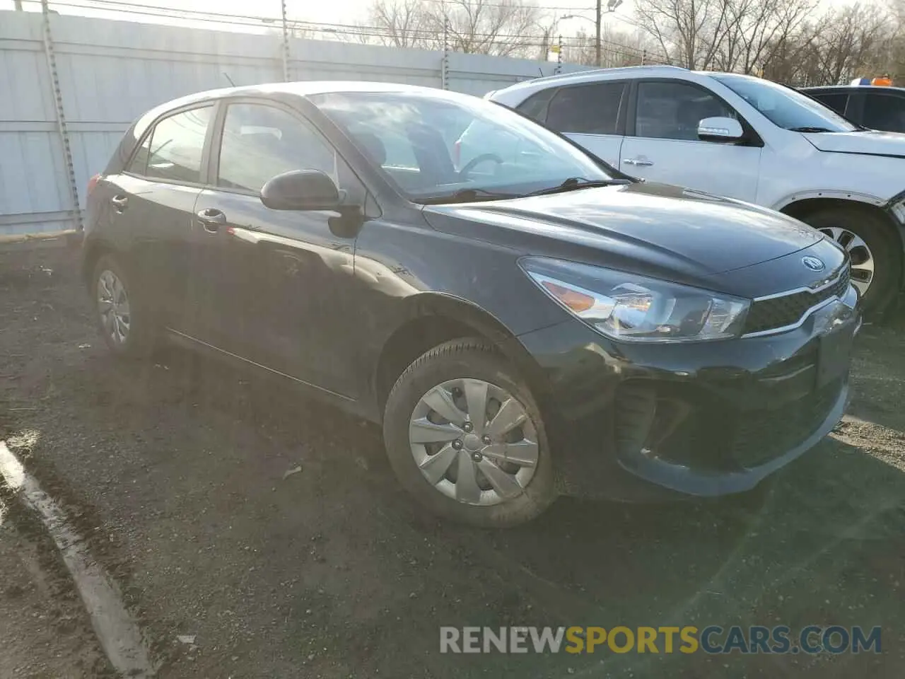 4 Photograph of a damaged car 3KPA25AD7LE260940 KIA RIO 2020