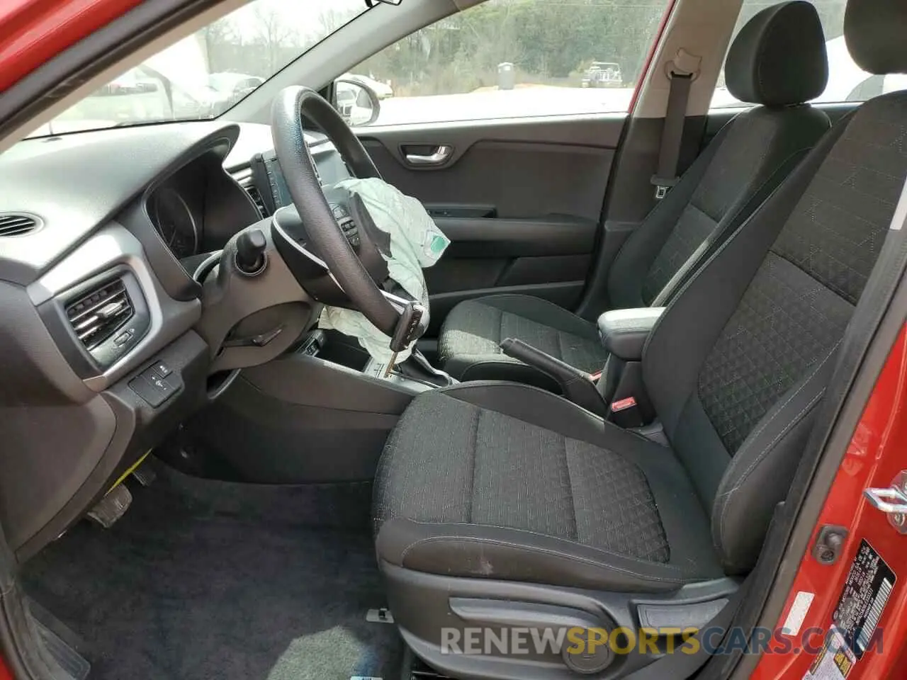 7 Photograph of a damaged car 3KPA25AD9LE335511 KIA RIO 2020