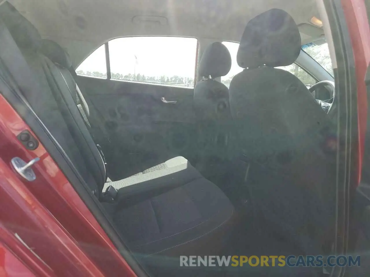 10 Photograph of a damaged car 3KPA25ADXLE348137 KIA RIO 2020