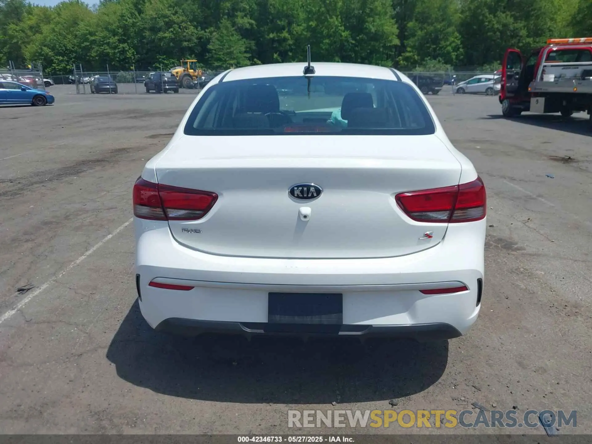 16 Photograph of a damaged car 3KPA24AD0ME365752 KIA RIO 2021