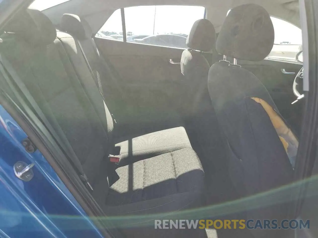 10 Photograph of a damaged car 3KPA24AD1ME364884 KIA RIO 2021