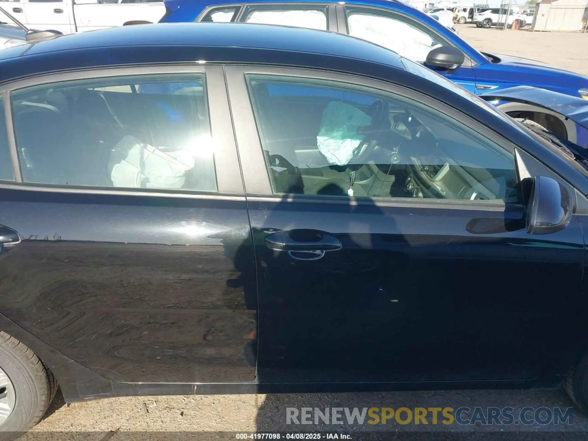 14 Photograph of a damaged car 3KPA24AD1ME365064 KIA RIO 2021