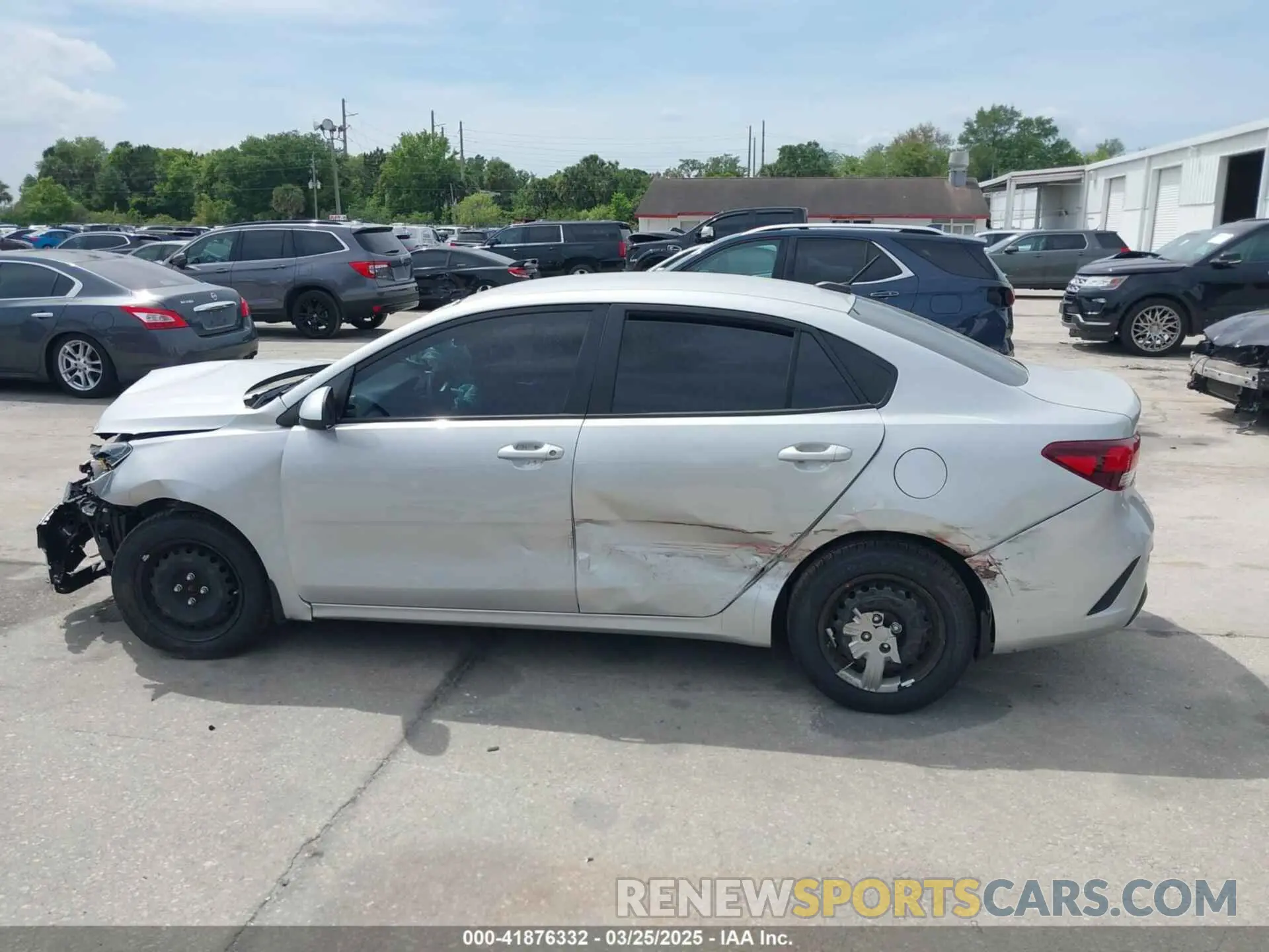14 Photograph of a damaged car 3KPA24AD1ME372886 KIA RIO 2021