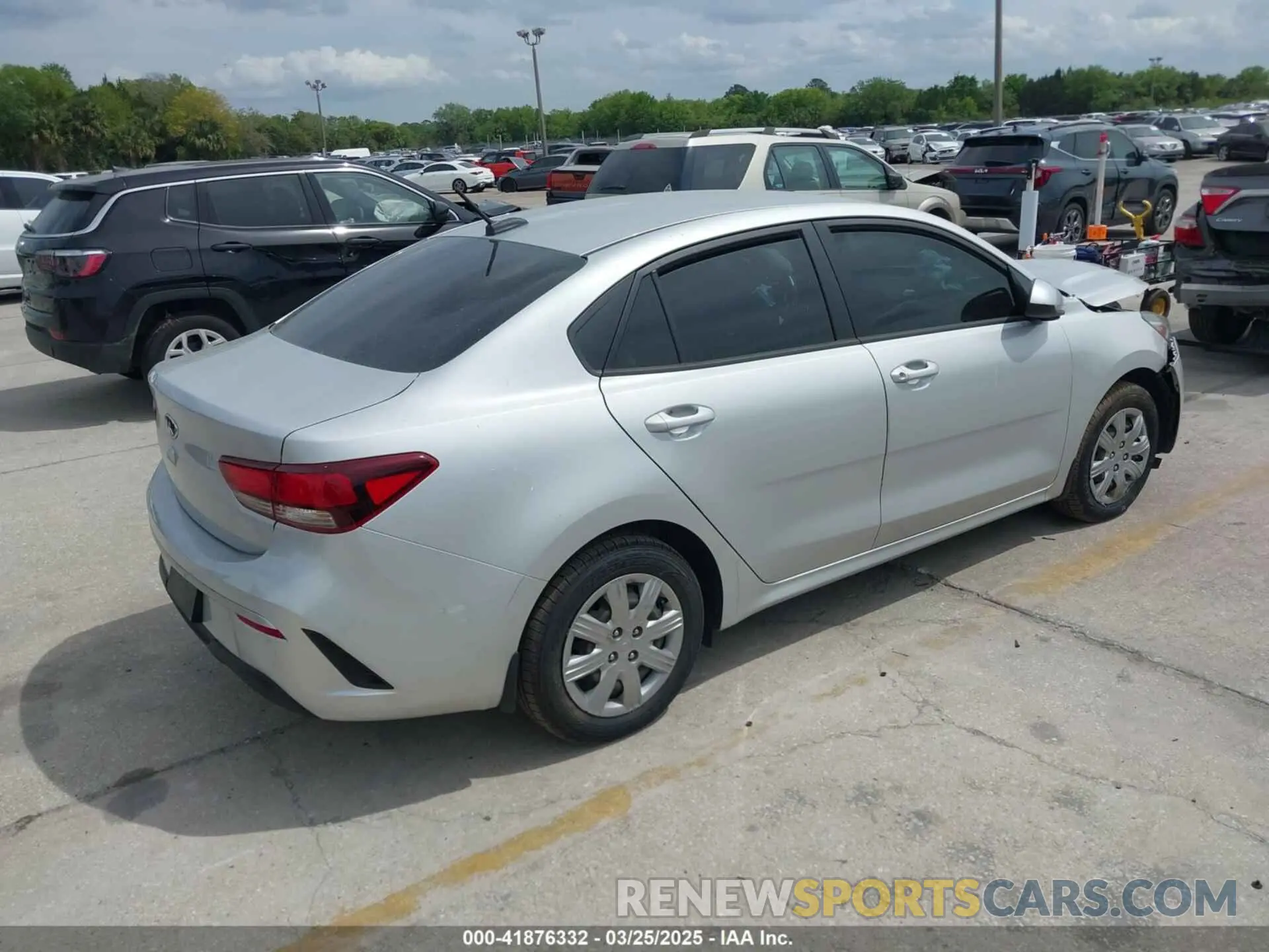 4 Photograph of a damaged car 3KPA24AD1ME372886 KIA RIO 2021