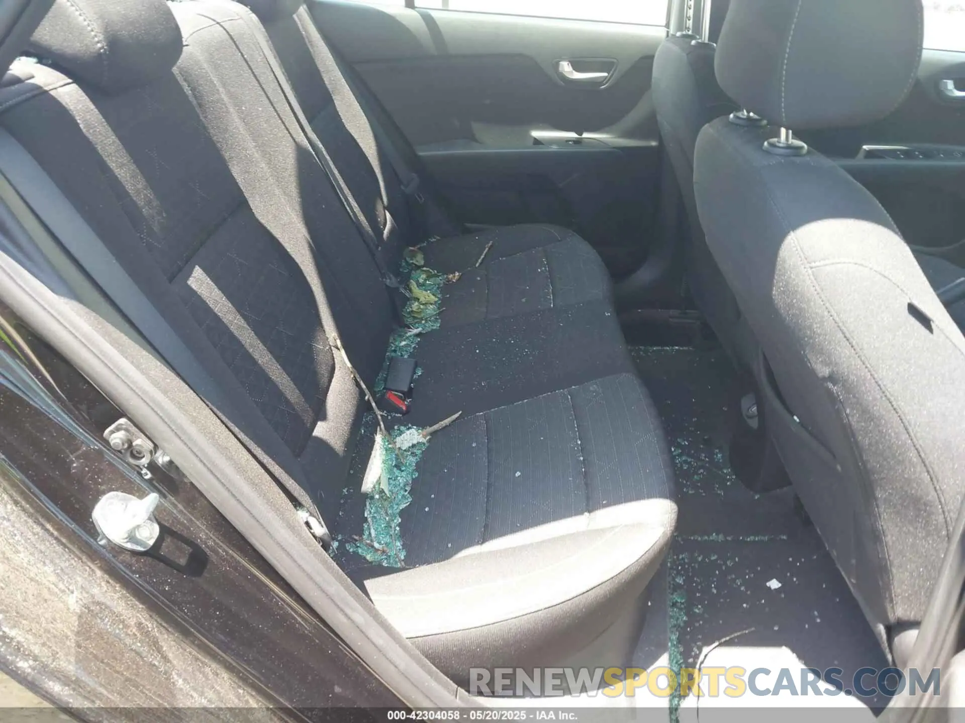 8 Photograph of a damaged car 3KPA24AD1ME428132 KIA RIO 2021