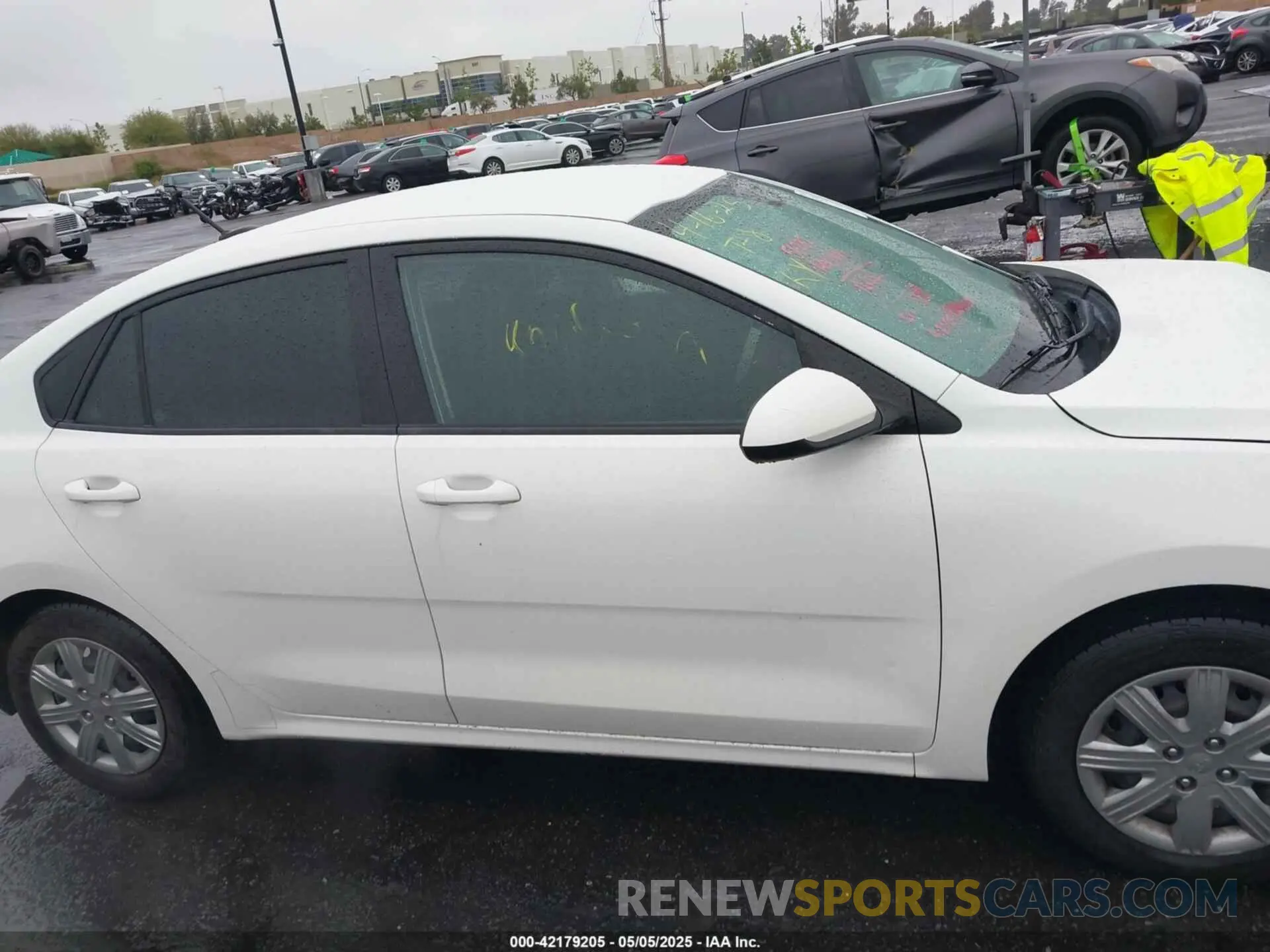 14 Photograph of a damaged car 3KPA24AD2ME375733 KIA RIO 2021