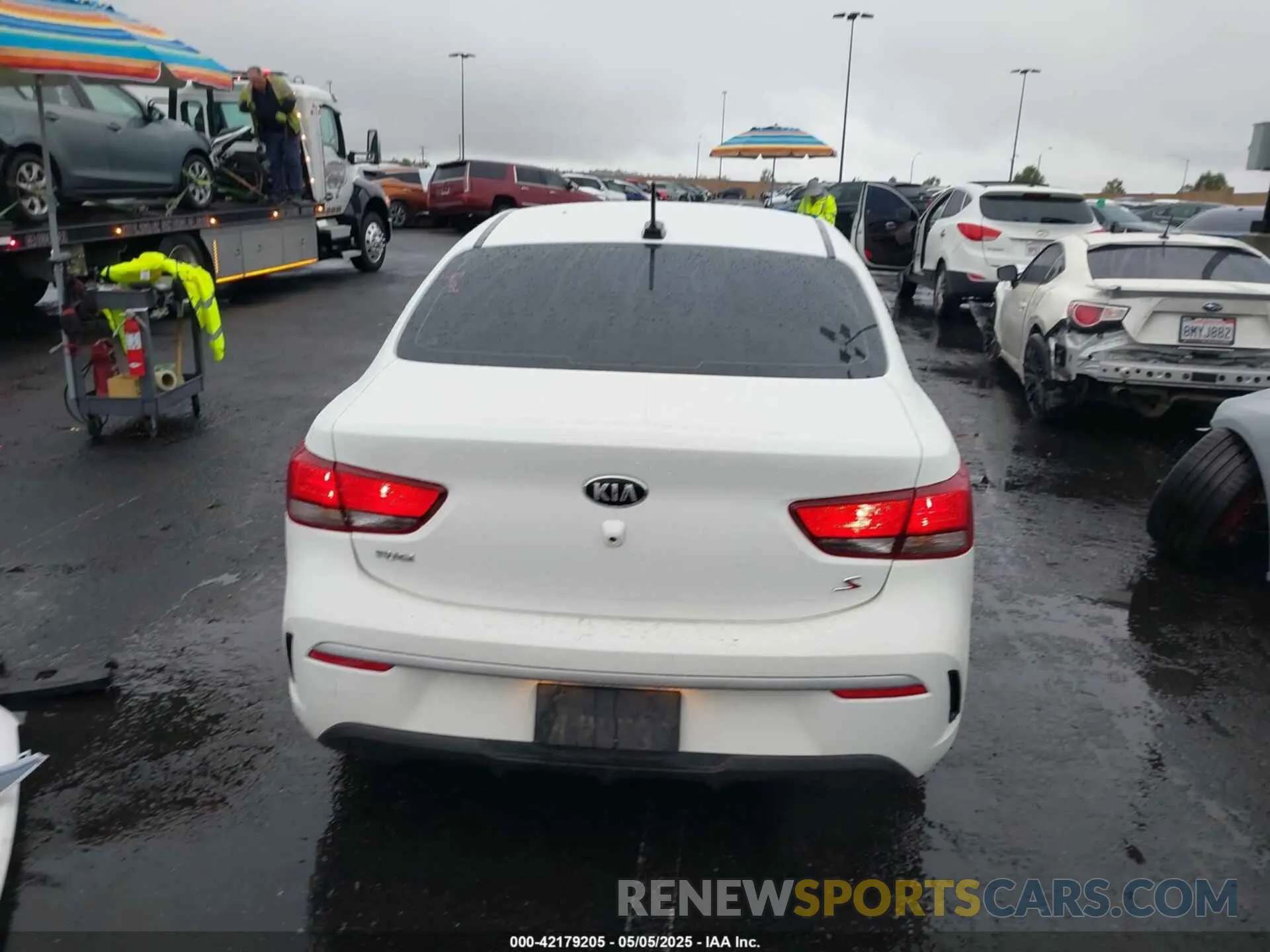 17 Photograph of a damaged car 3KPA24AD2ME375733 KIA RIO 2021