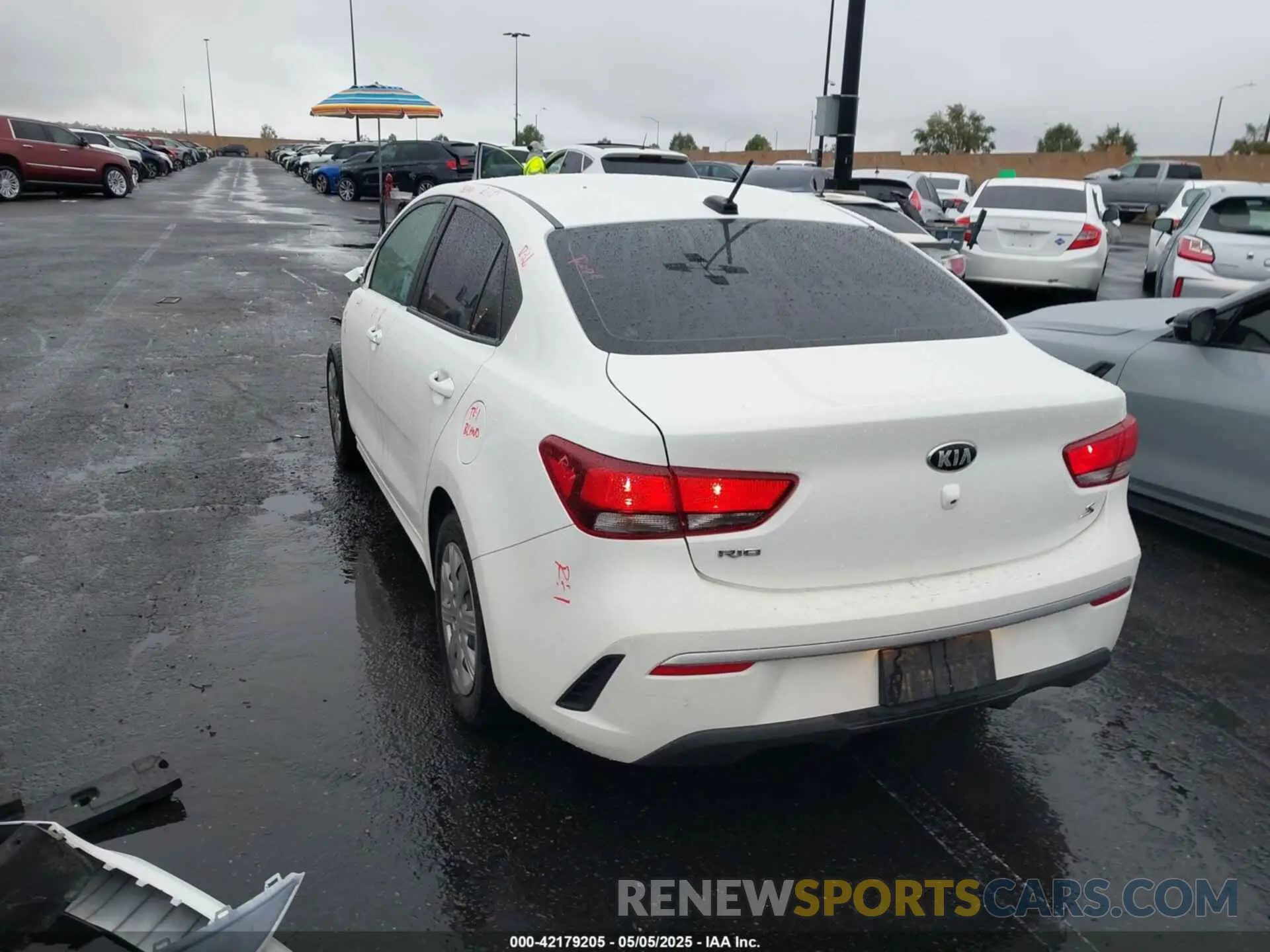 3 Photograph of a damaged car 3KPA24AD2ME375733 KIA RIO 2021