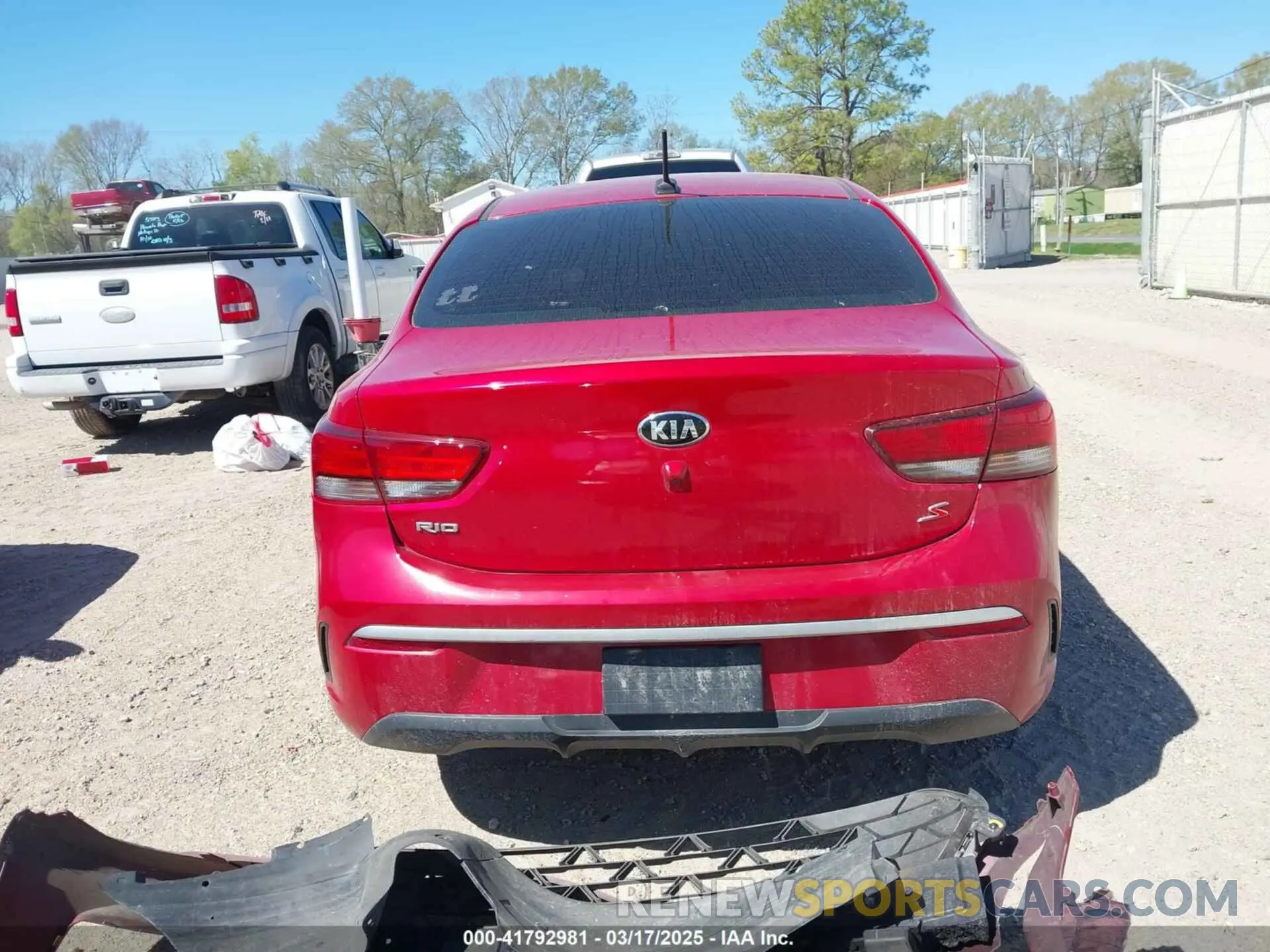 17 Photograph of a damaged car 3KPA24AD2ME387395 KIA RIO 2021