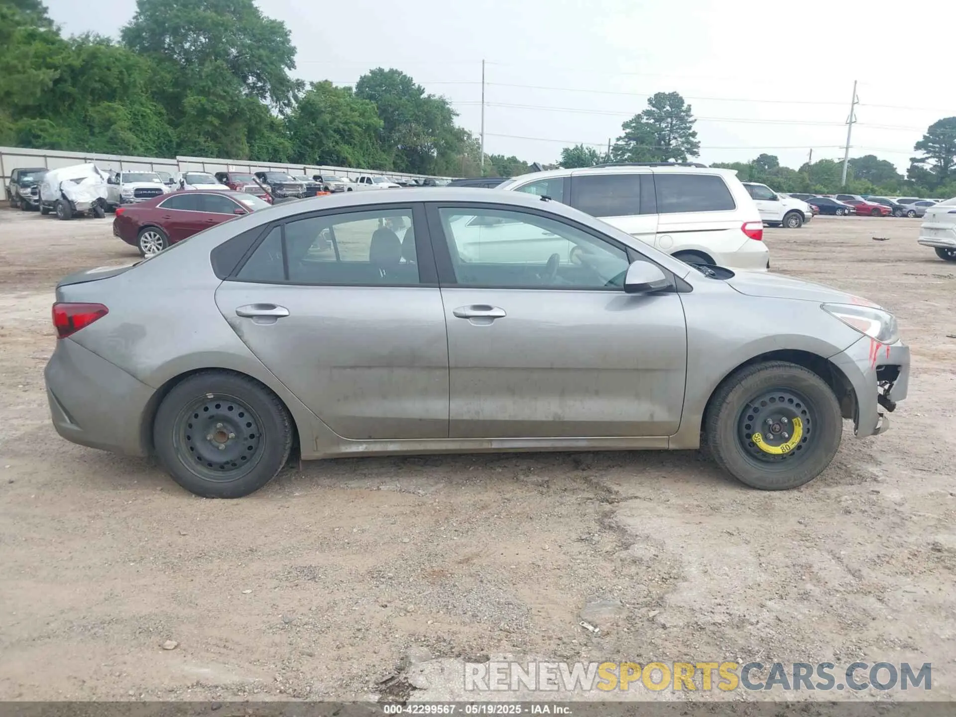 13 Photograph of a damaged car 3KPA24AD3ME405709 KIA RIO 2021