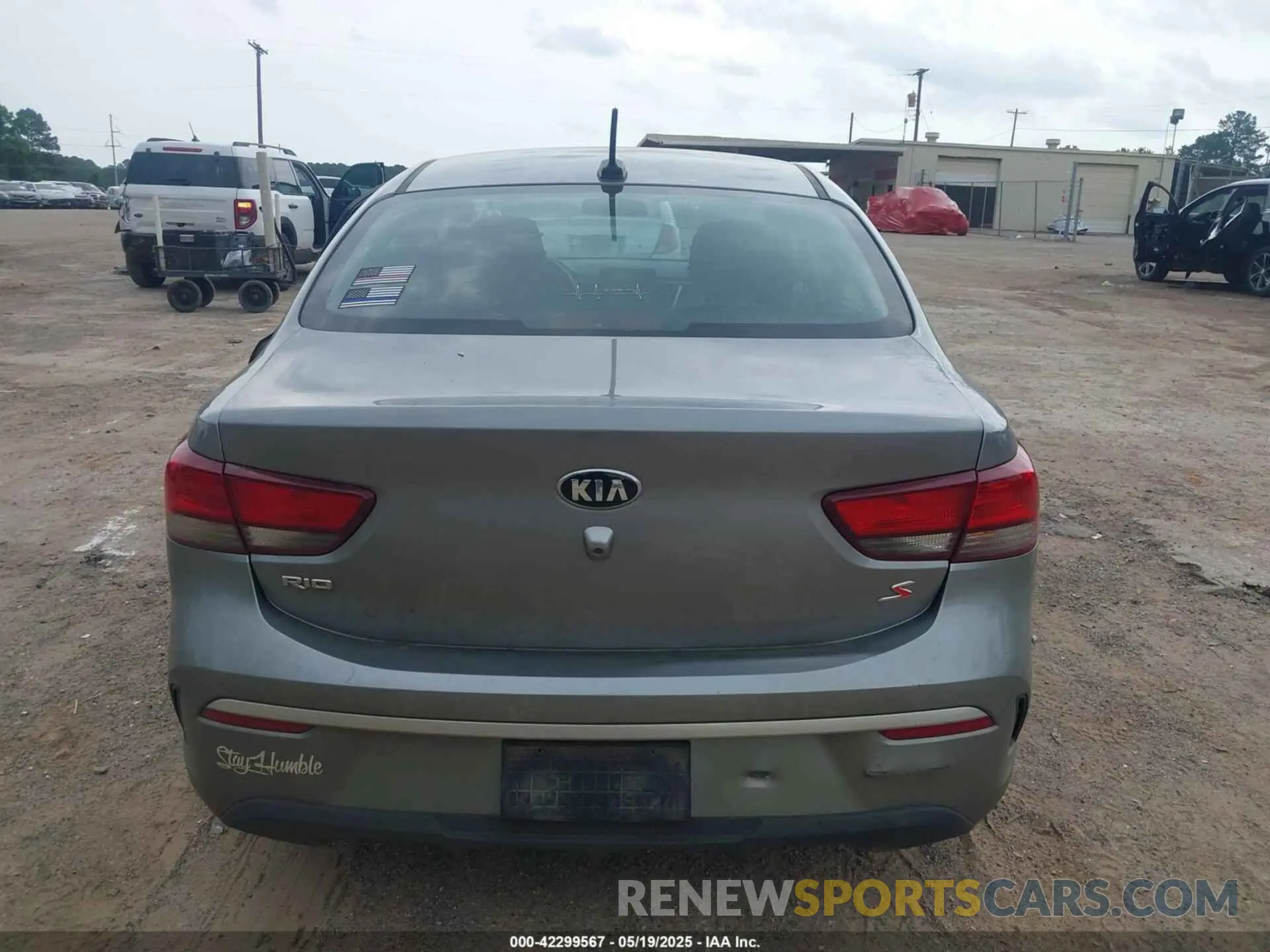 16 Photograph of a damaged car 3KPA24AD3ME405709 KIA RIO 2021