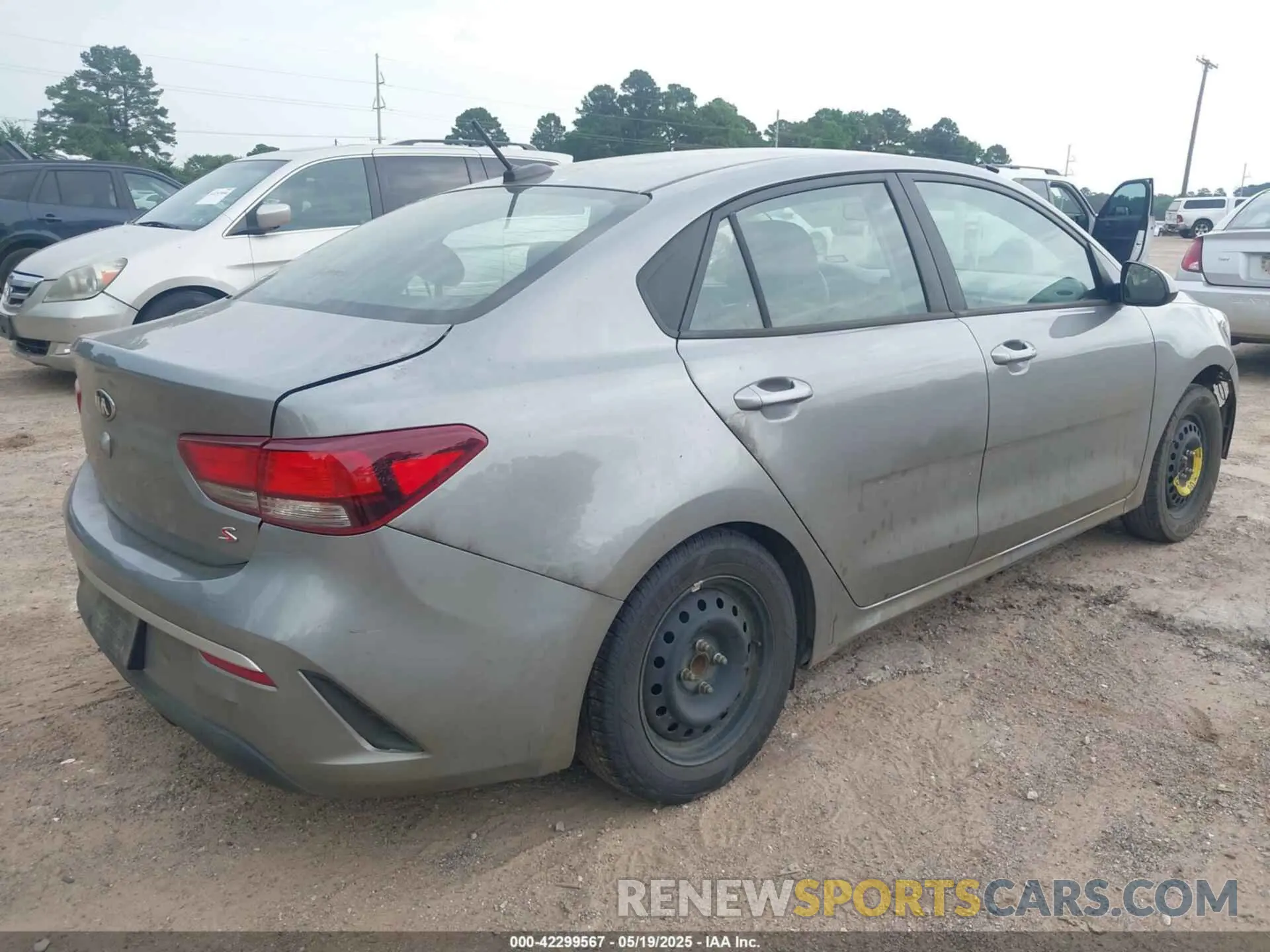 4 Photograph of a damaged car 3KPA24AD3ME405709 KIA RIO 2021