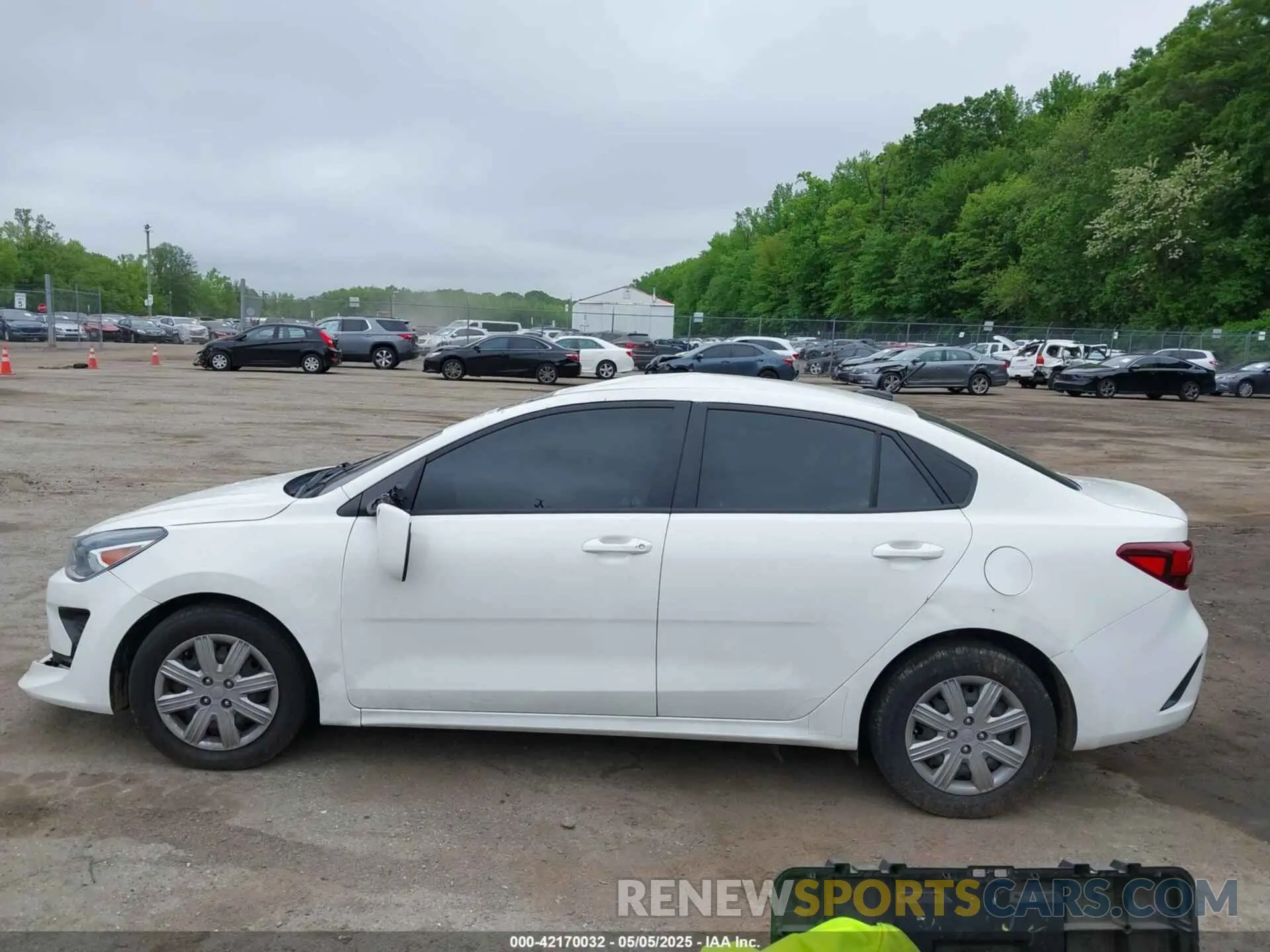 14 Photograph of a damaged car 3KPA24AD4ME369433 KIA RIO 2021