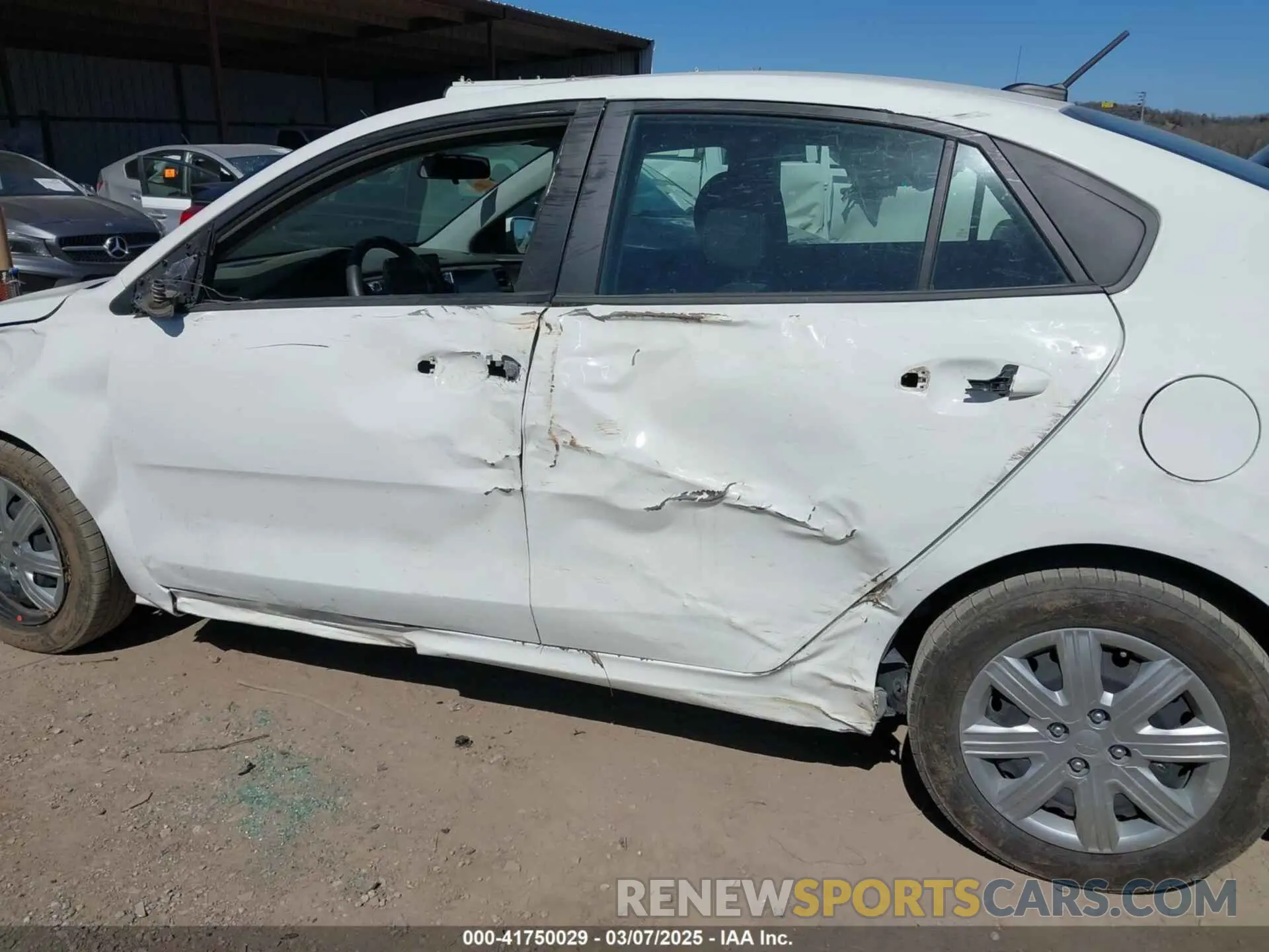 15 Photograph of a damaged car 3KPA24AD4ME430442 KIA RIO 2021