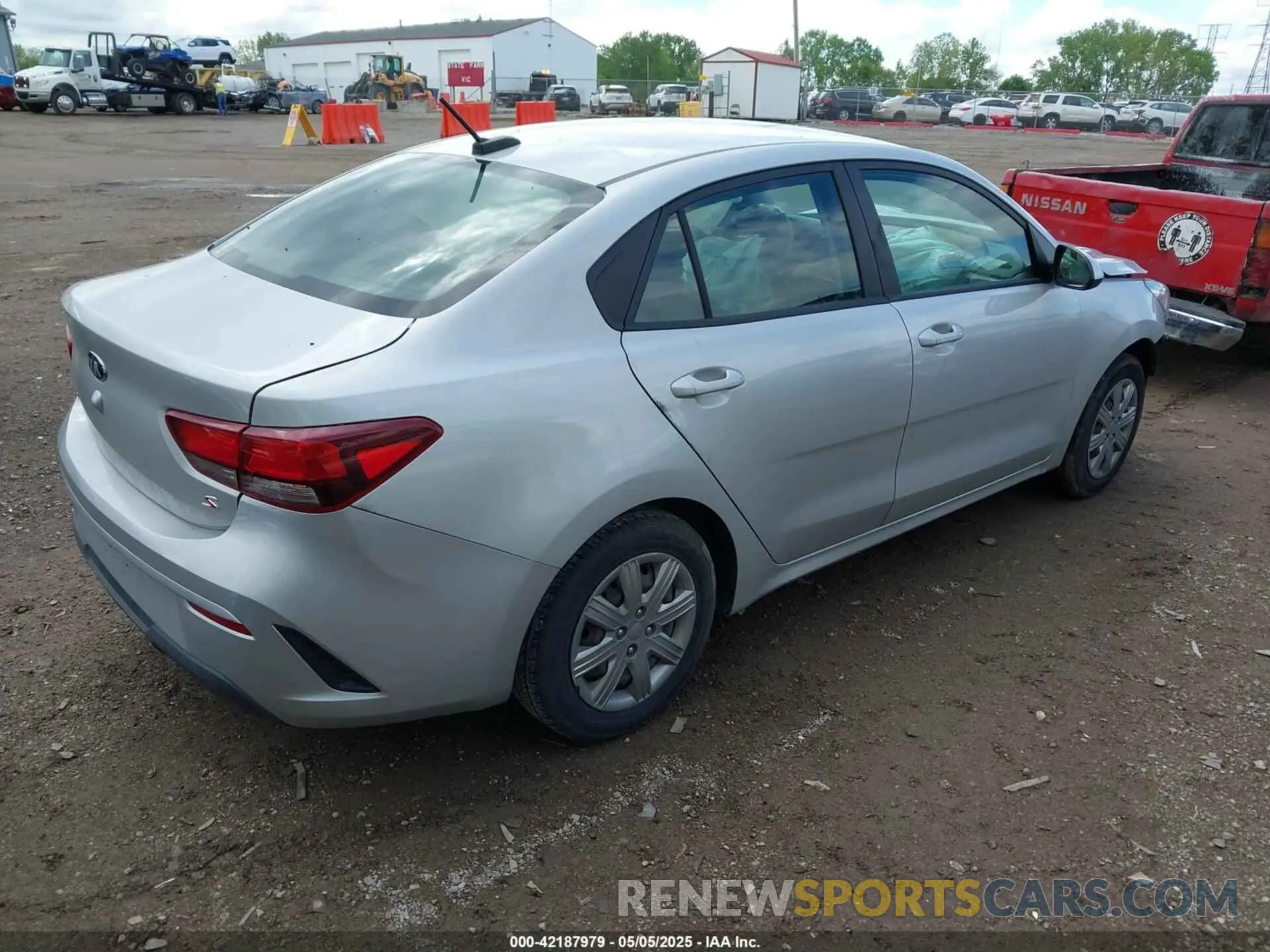 4 Photograph of a damaged car 3KPA24AD5ME367643 KIA RIO 2021