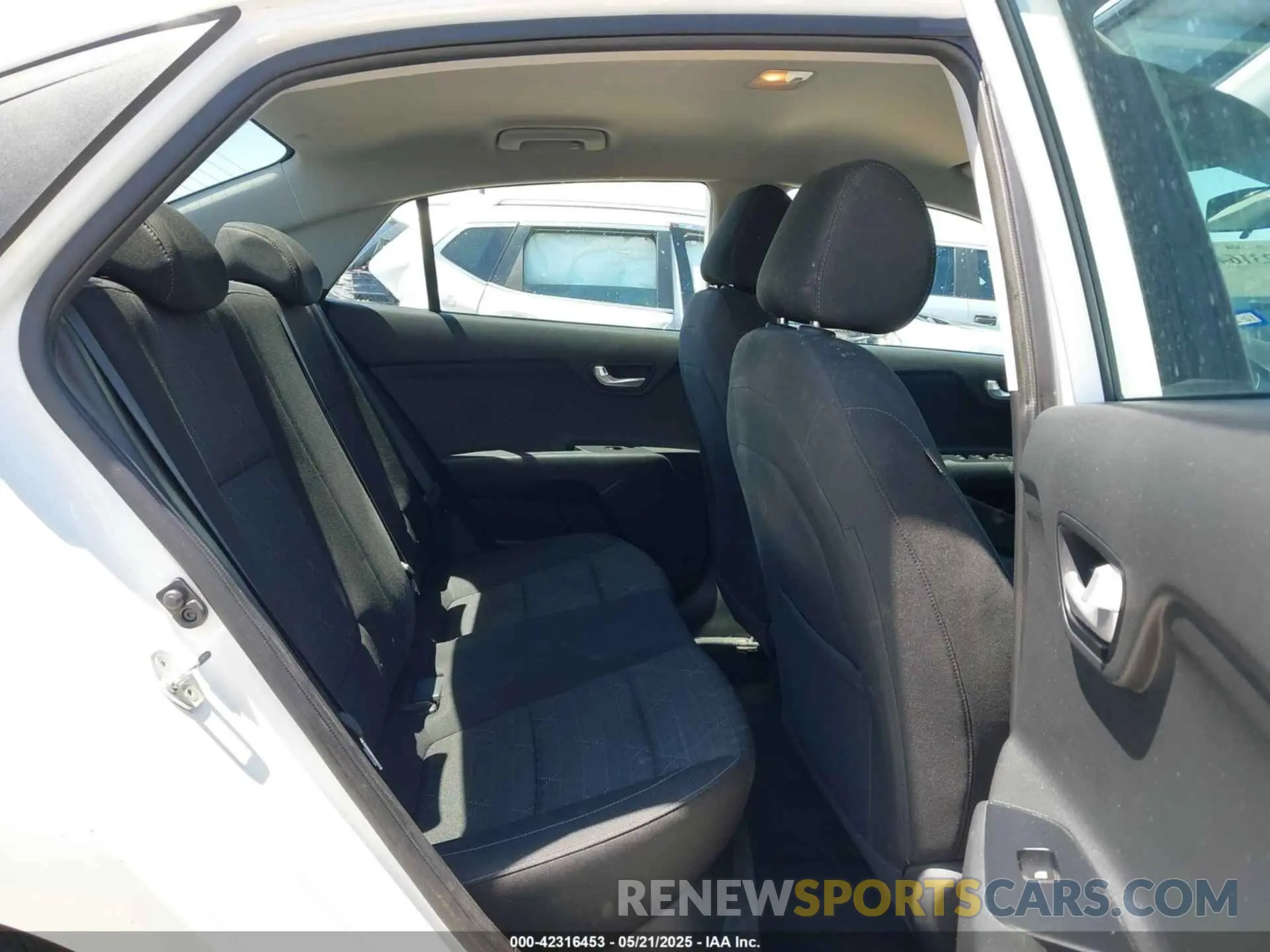 8 Photograph of a damaged car 3KPA24AD7ME406152 KIA RIO 2021