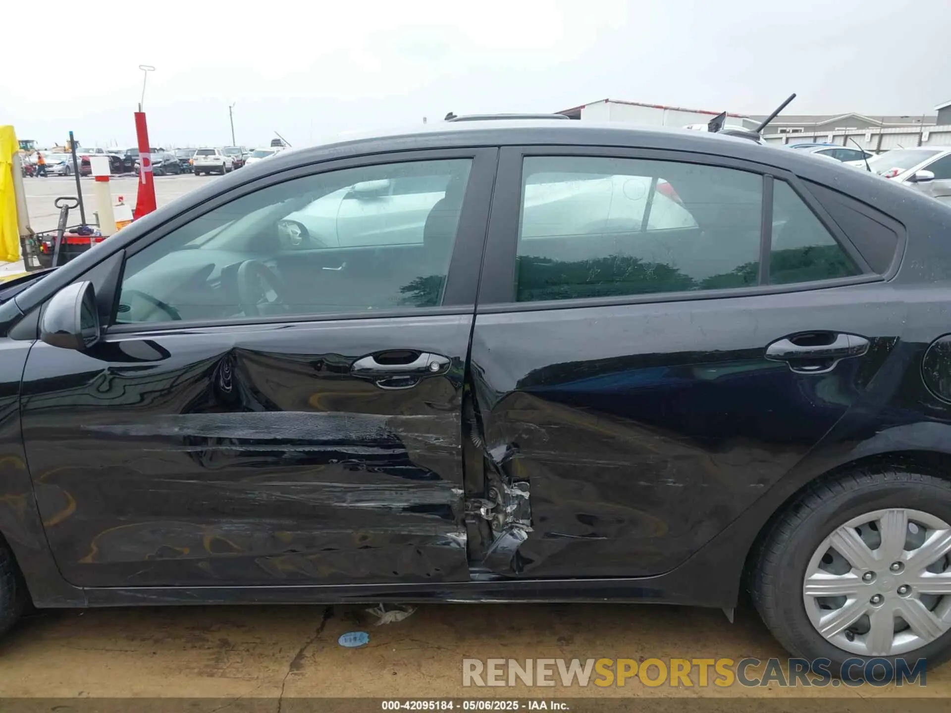 14 Photograph of a damaged car 3KPA24AD7ME412730 KIA RIO 2021