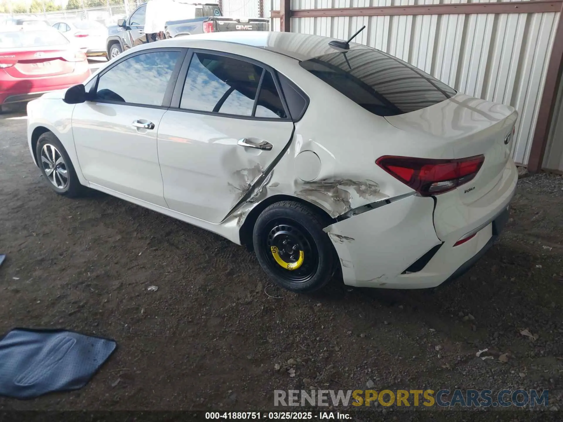 3 Photograph of a damaged car 3KPA24AD8ME425373 KIA RIO 2021