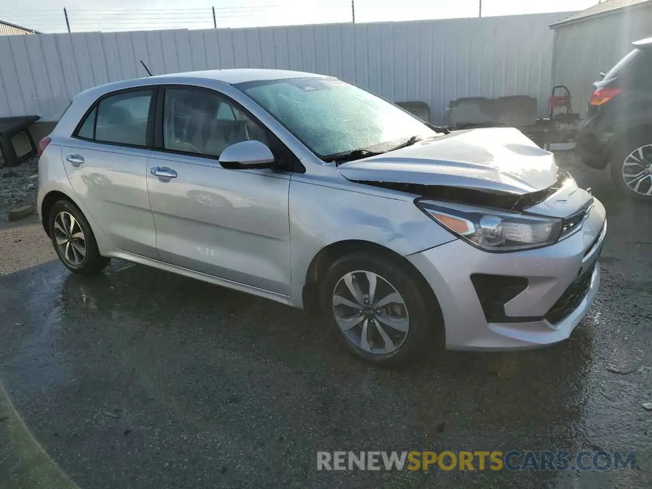 4 Photograph of a damaged car 3KPA25ADXME397369 KIA RIO 2021