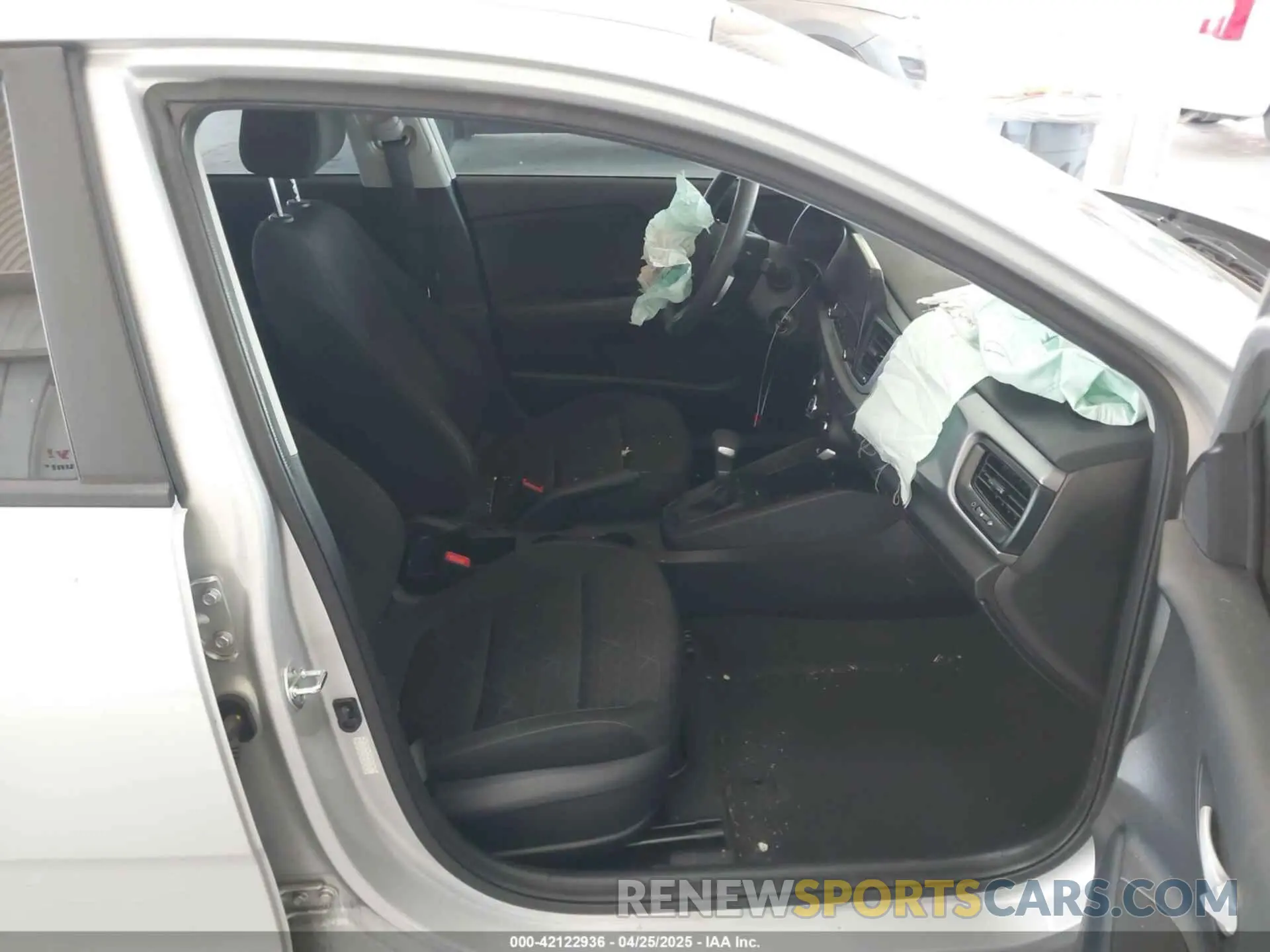 5 Photograph of a damaged car 3KPA24AD0NE434084 KIA RIO 2022