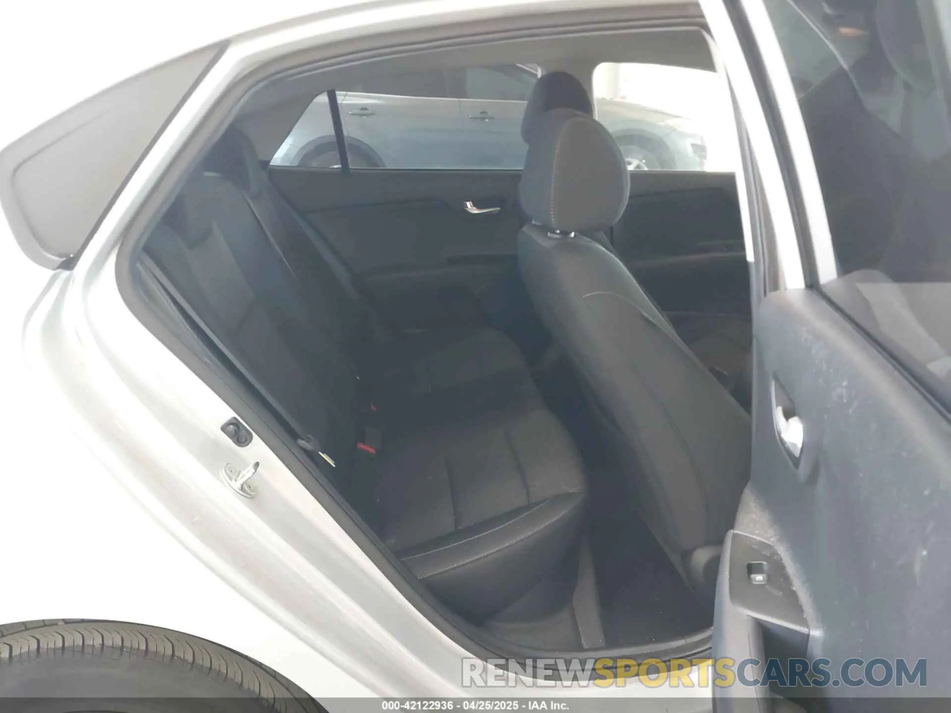 8 Photograph of a damaged car 3KPA24AD0NE434084 KIA RIO 2022