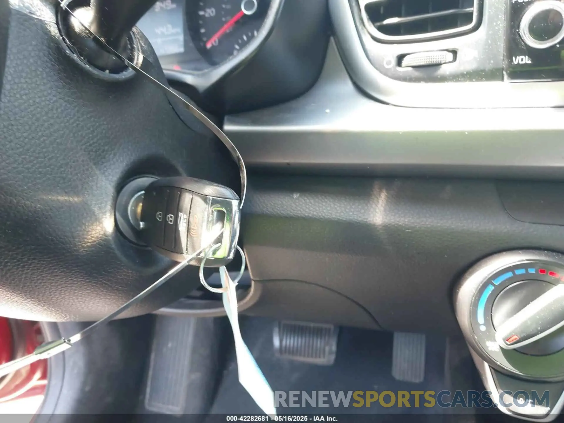 11 Photograph of a damaged car 3KPA24AD1NE432585 KIA RIO 2022
