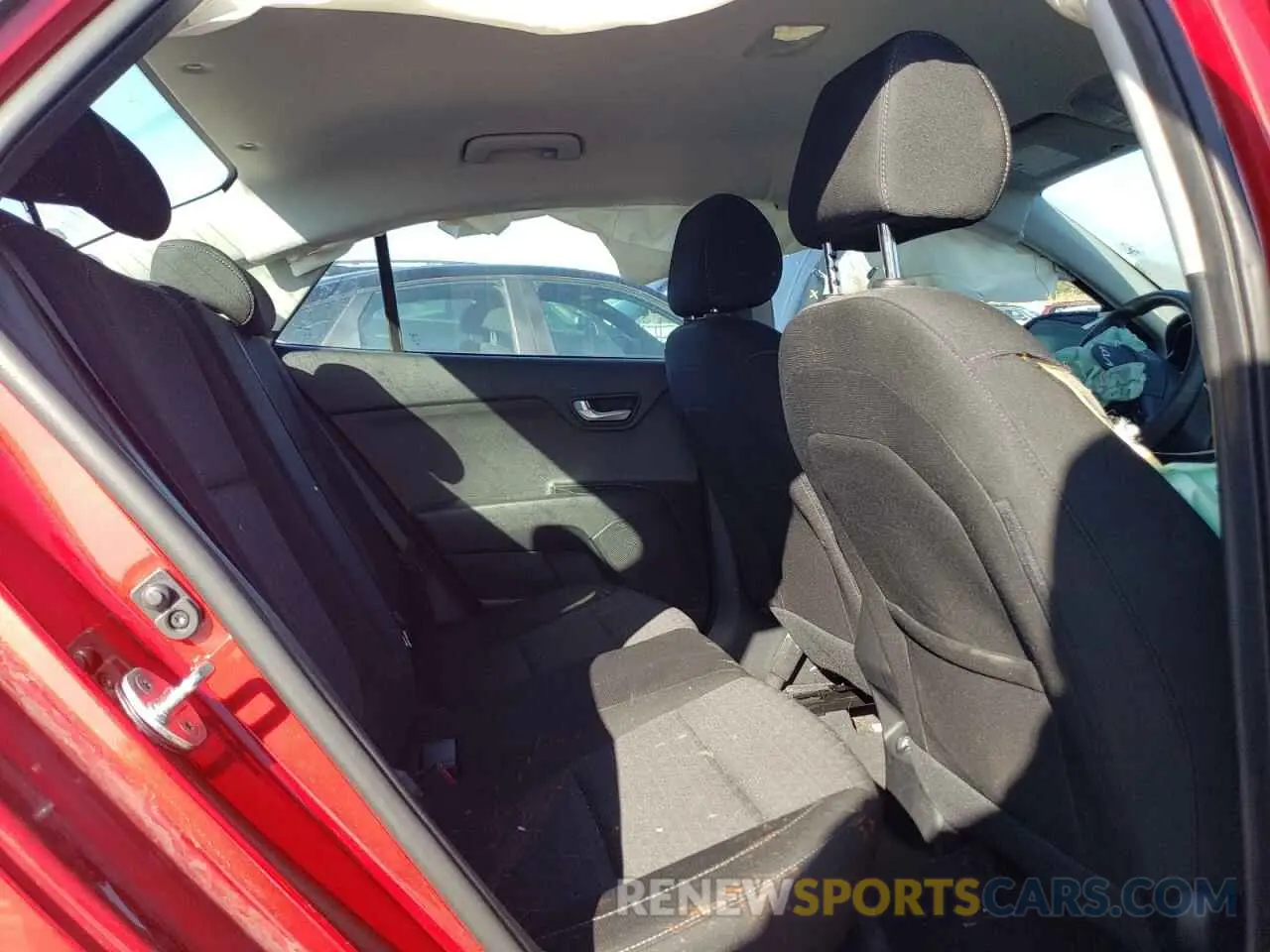10 Photograph of a damaged car 3KPA24AD1NE460290 KIA RIO 2022