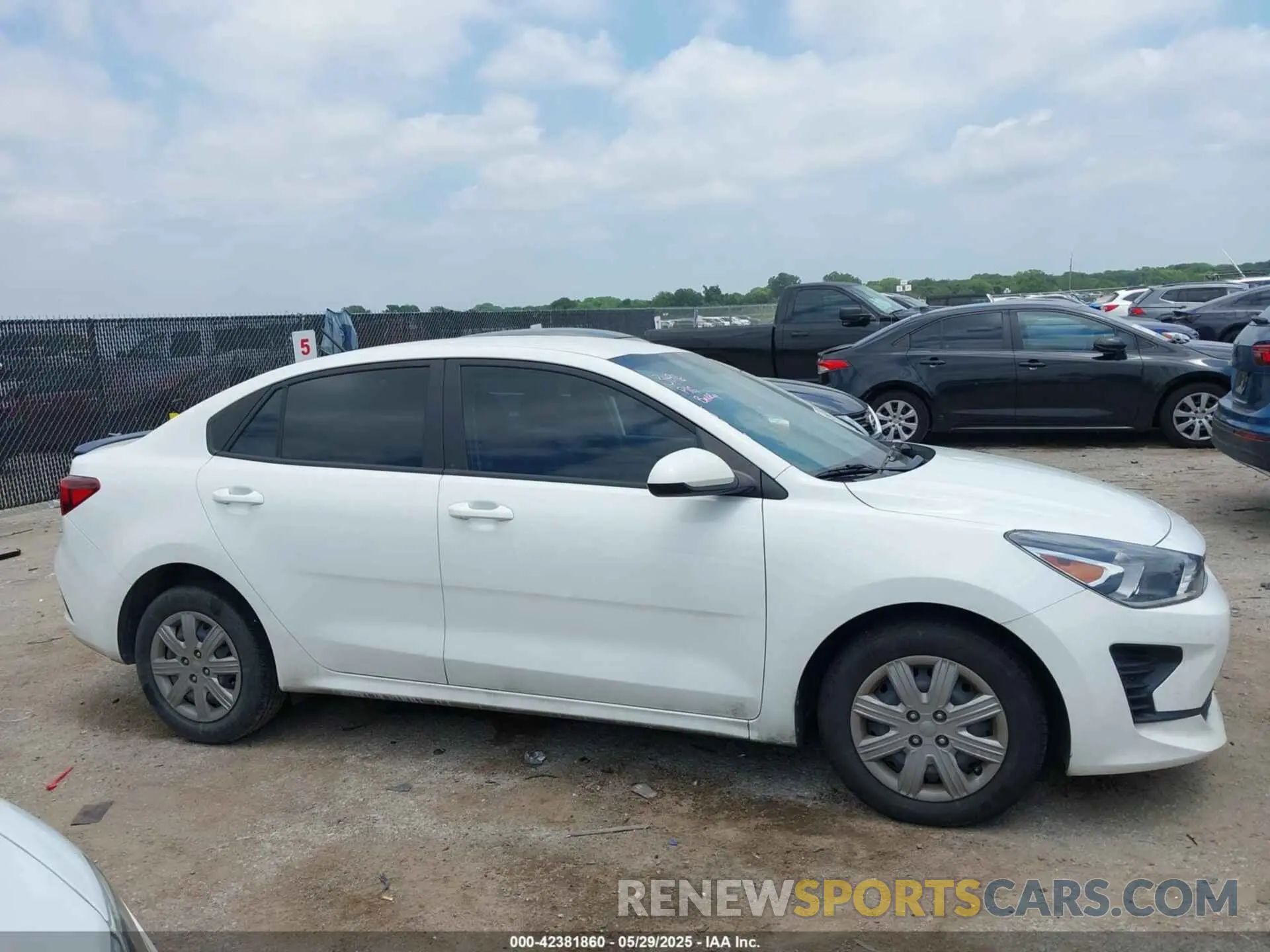13 Photograph of a damaged car 3KPA24AD1NE484816 KIA RIO 2022