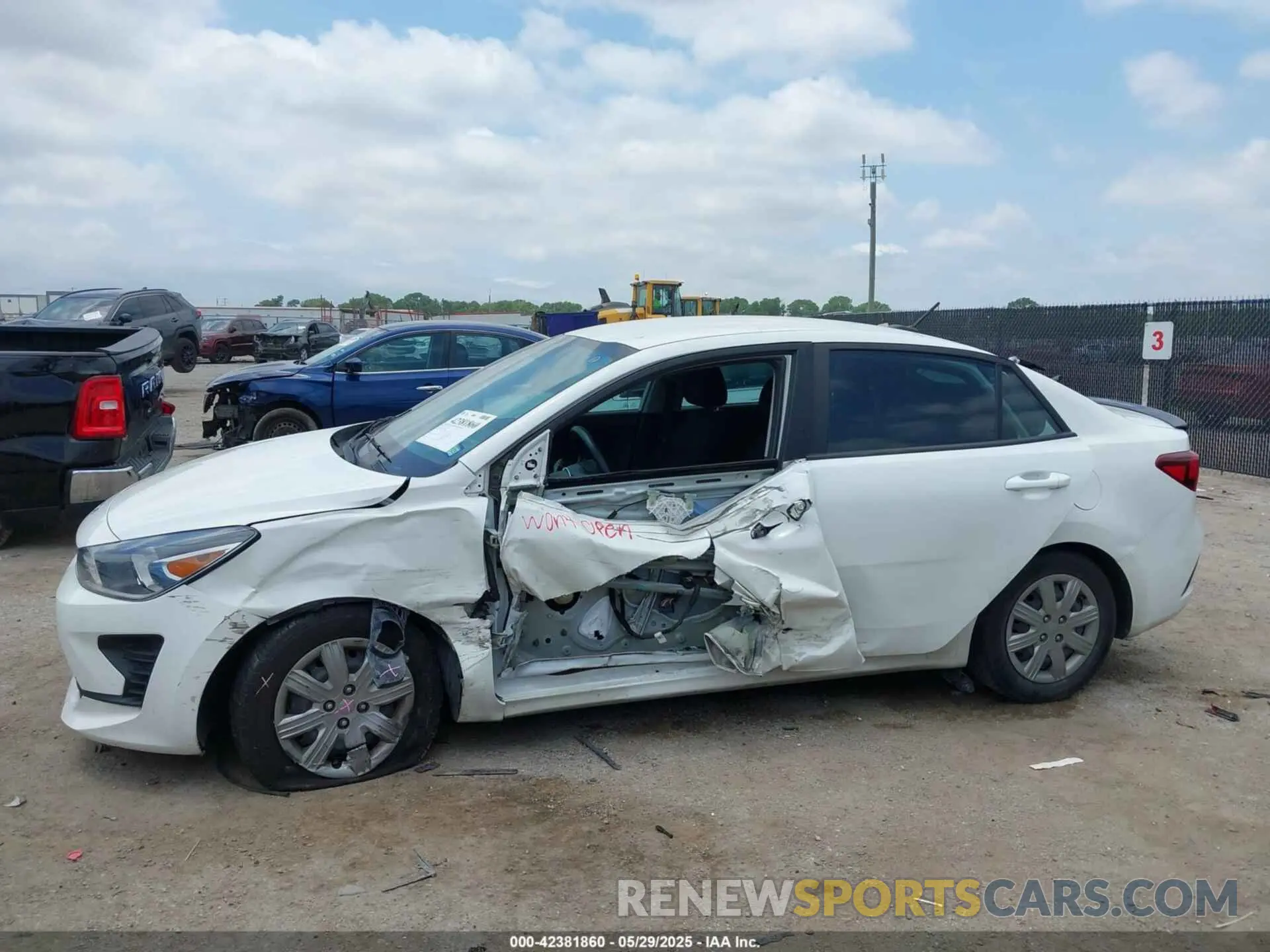 14 Photograph of a damaged car 3KPA24AD1NE484816 KIA RIO 2022