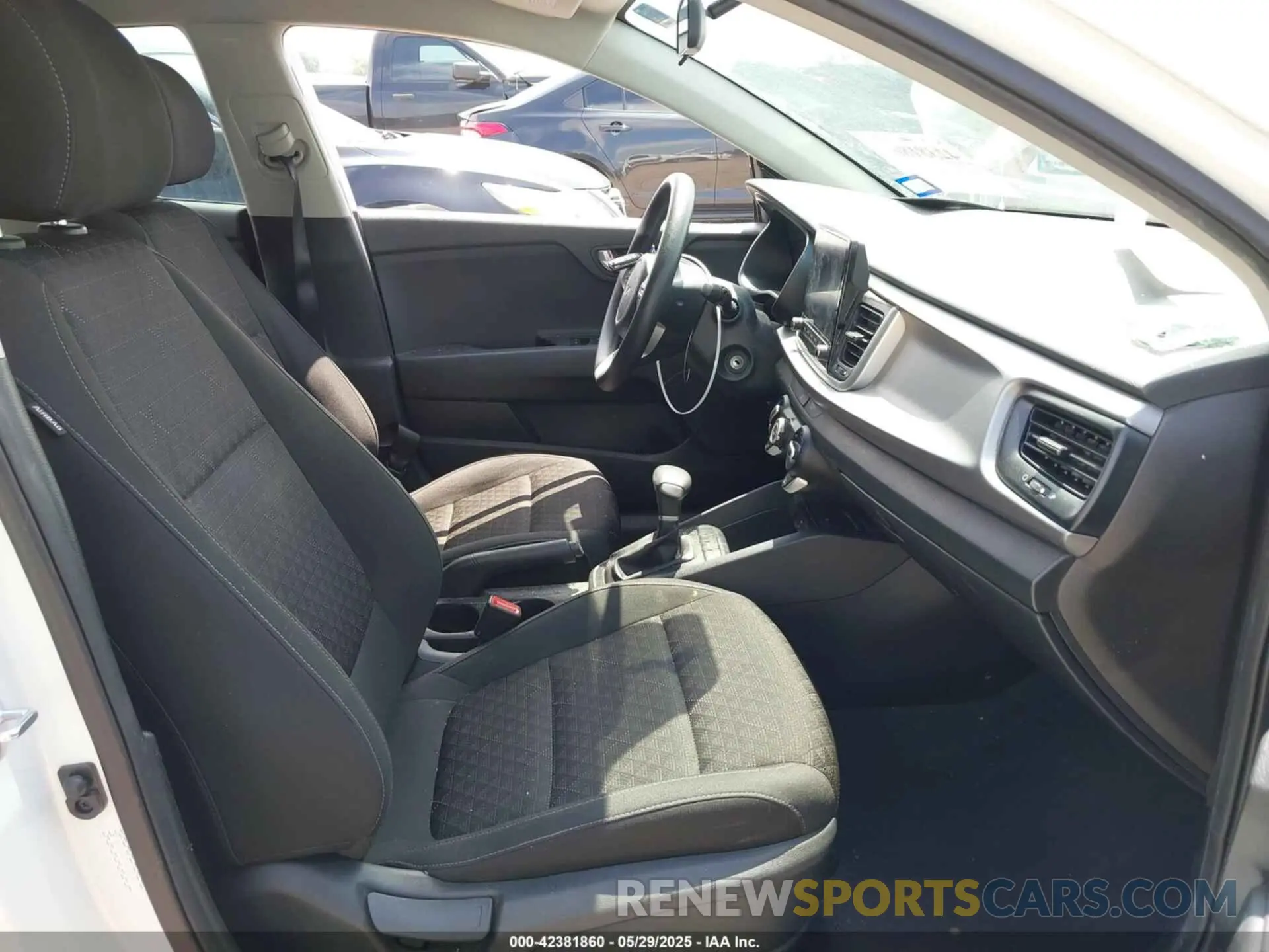 5 Photograph of a damaged car 3KPA24AD1NE484816 KIA RIO 2022