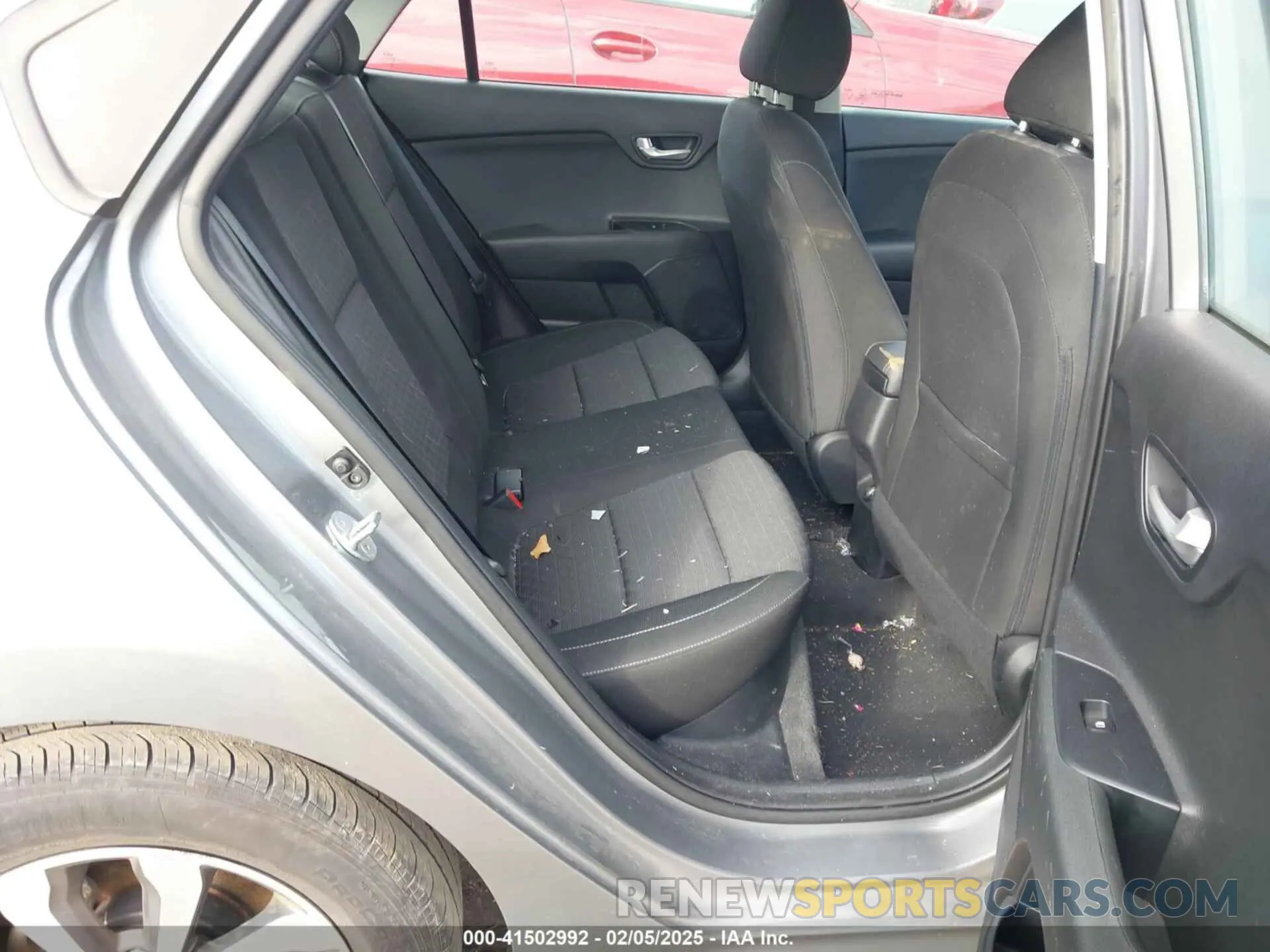 8 Photograph of a damaged car 3KPA24AD1NE495931 KIA RIO 2022