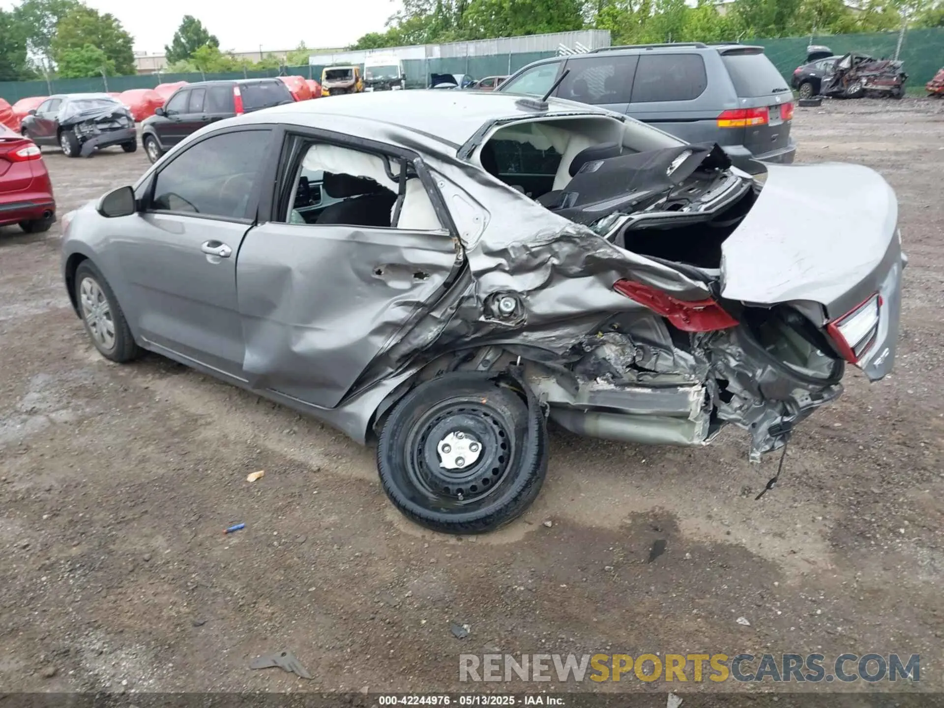 3 Photograph of a damaged car 3KPA24AD2NE431395 KIA RIO 2022