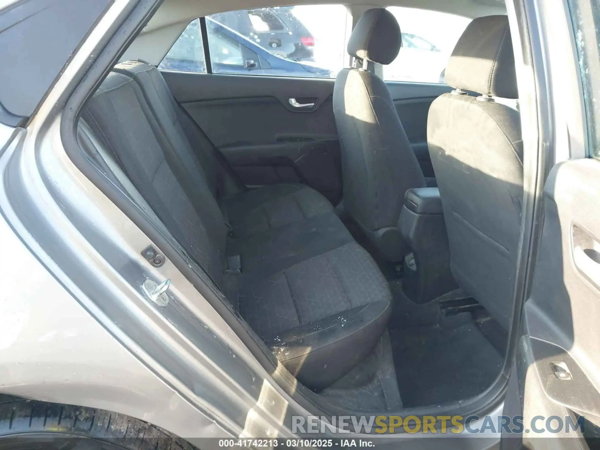 8 Photograph of a damaged car 3KPA24AD2NE431557 KIA RIO 2022