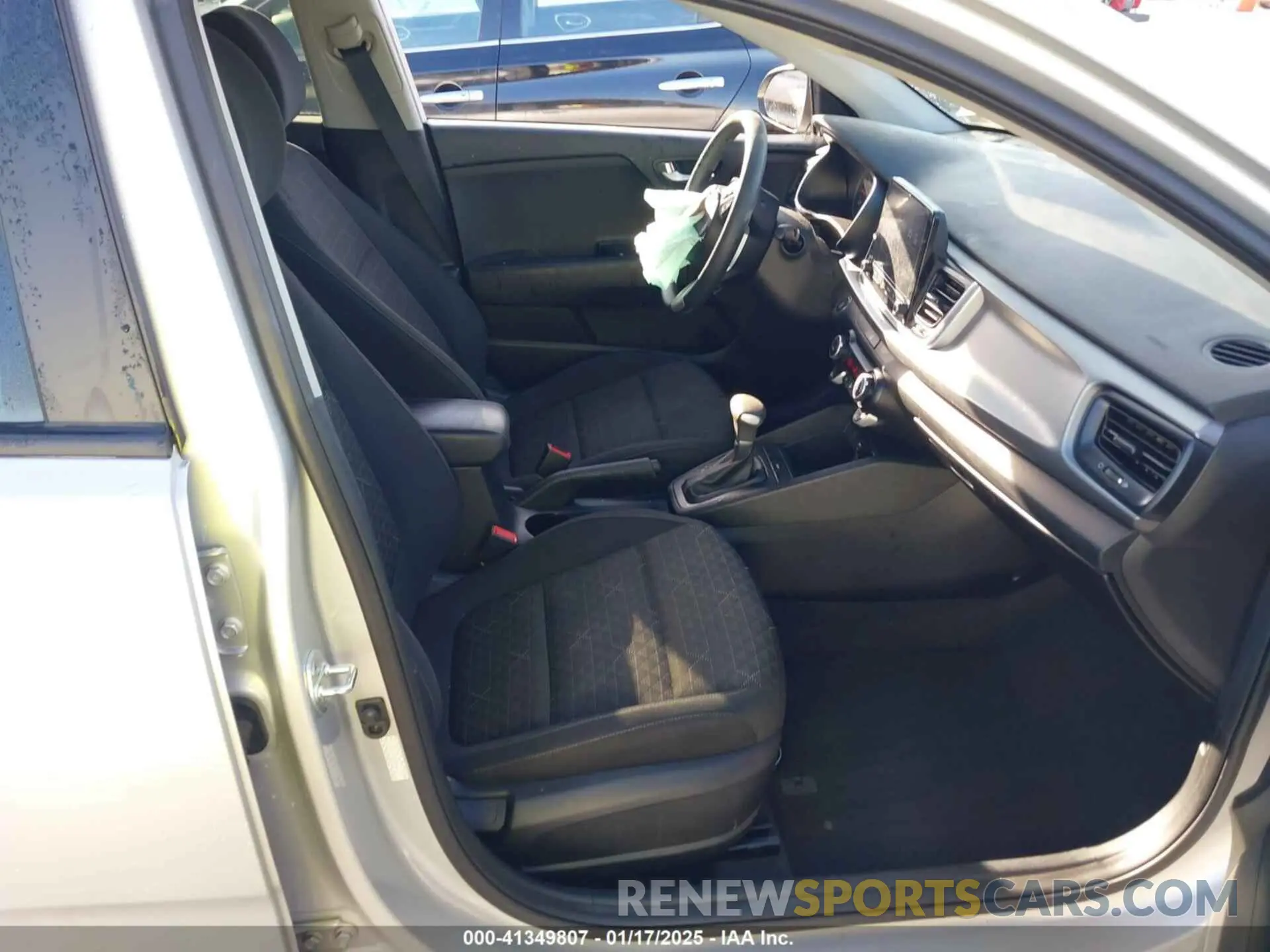 5 Photograph of a damaged car 3KPA24AD3NE441675 KIA RIO 2022