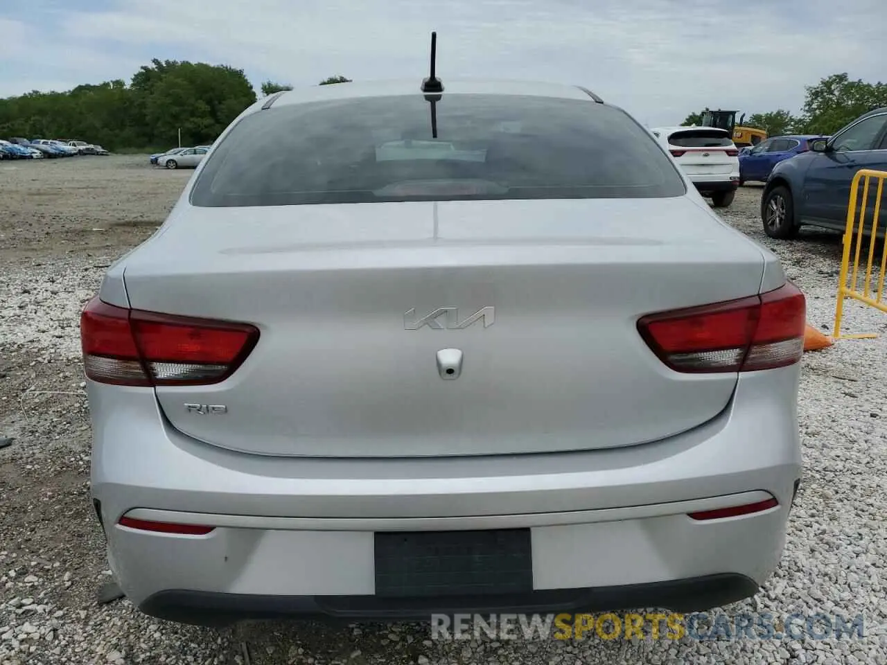 6 Photograph of a damaged car 3KPA24AD3NE474532 KIA RIO 2022