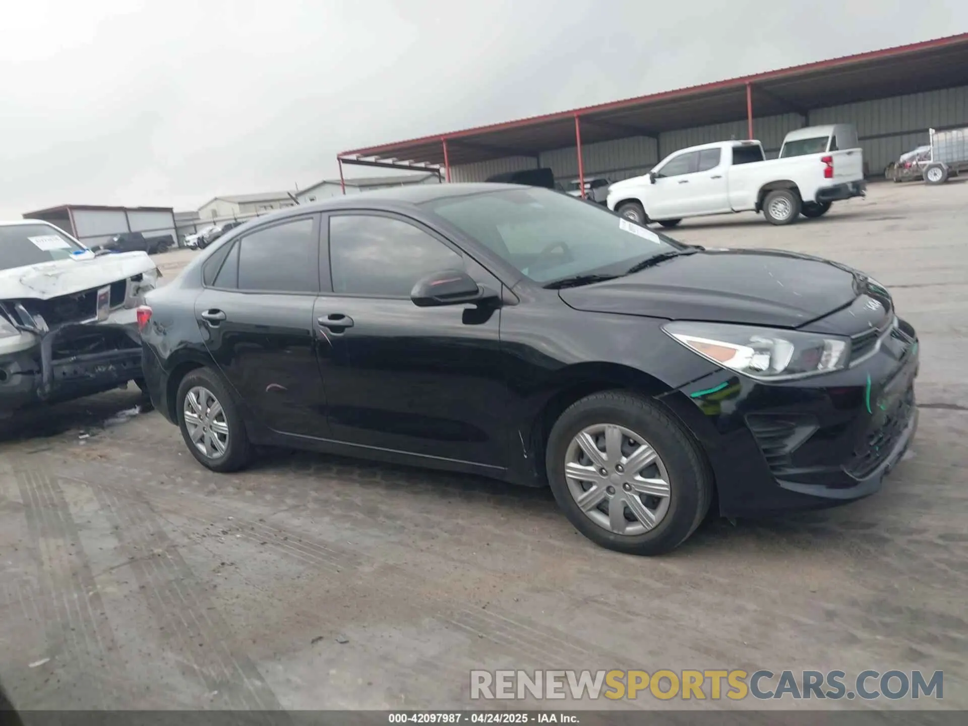 13 Photograph of a damaged car 3KPA24AD3NE492402 KIA RIO 2022
