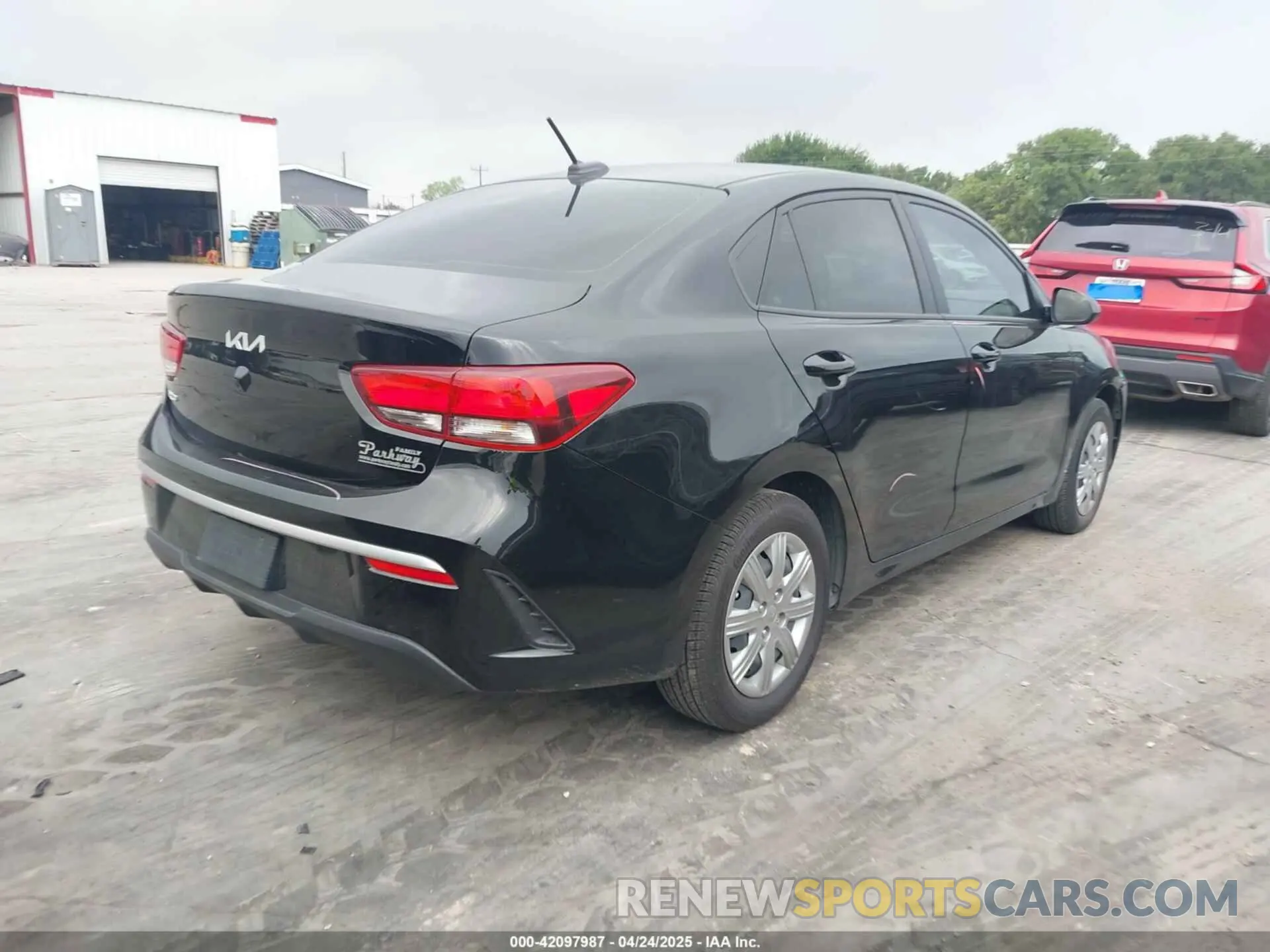 4 Photograph of a damaged car 3KPA24AD3NE492402 KIA RIO 2022