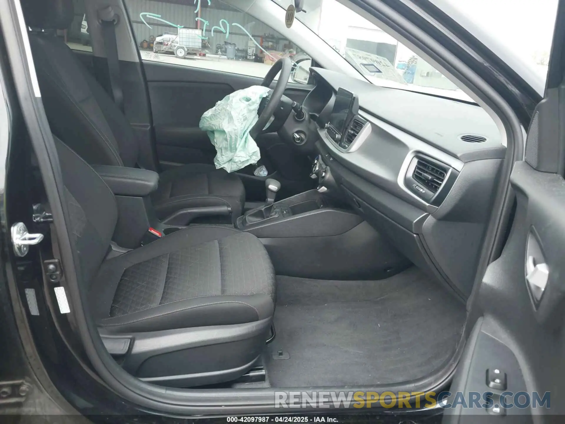 5 Photograph of a damaged car 3KPA24AD3NE492402 KIA RIO 2022