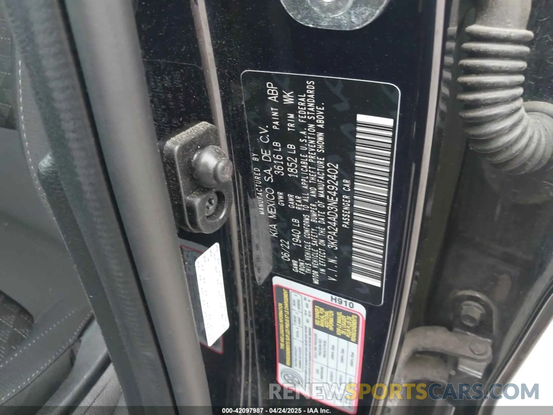 9 Photograph of a damaged car 3KPA24AD3NE492402 KIA RIO 2022