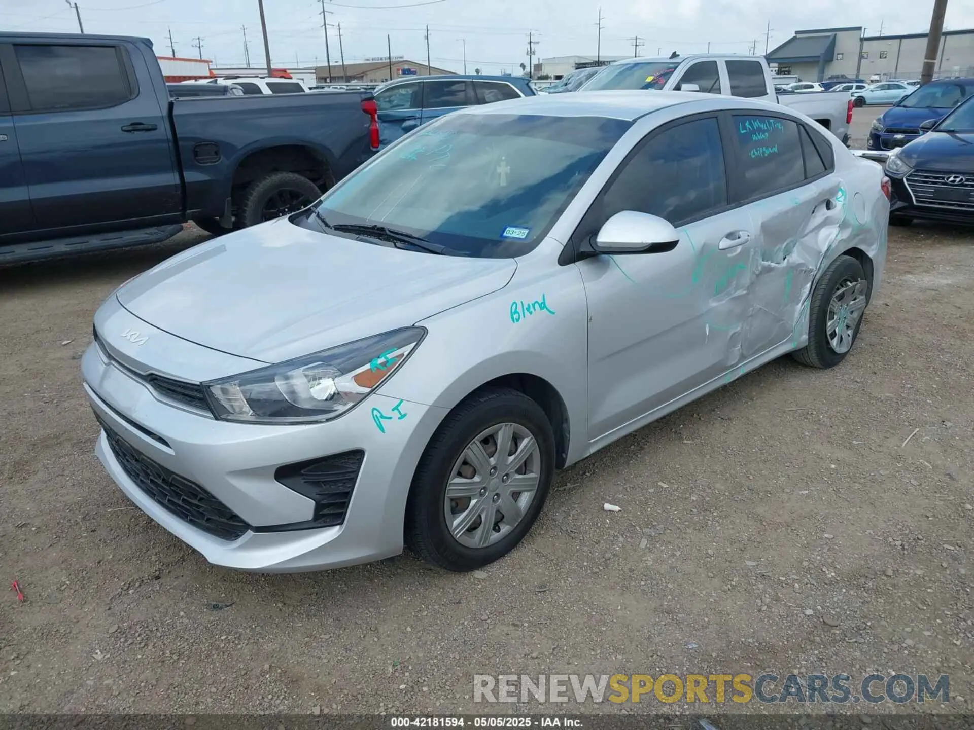 2 Photograph of a damaged car 3KPA24AD4NE476161 KIA RIO 2022