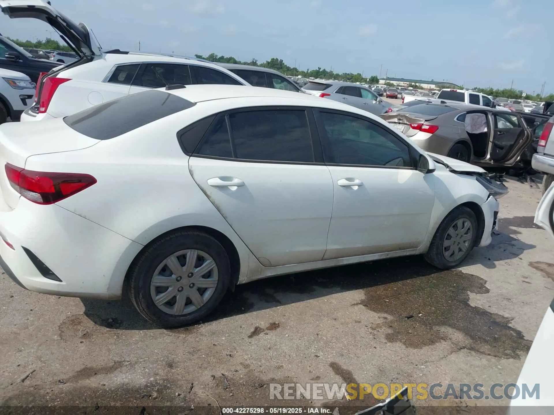 13 Photograph of a damaged car 3KPA24AD4NE478606 KIA RIO 2022