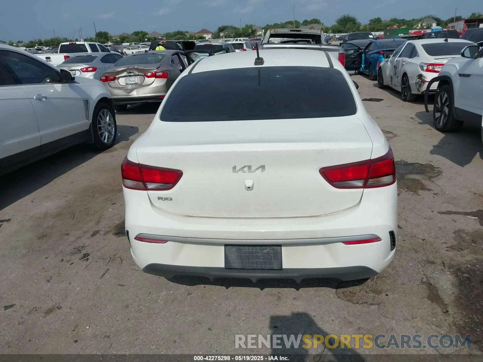 16 Photograph of a damaged car 3KPA24AD4NE478606 KIA RIO 2022