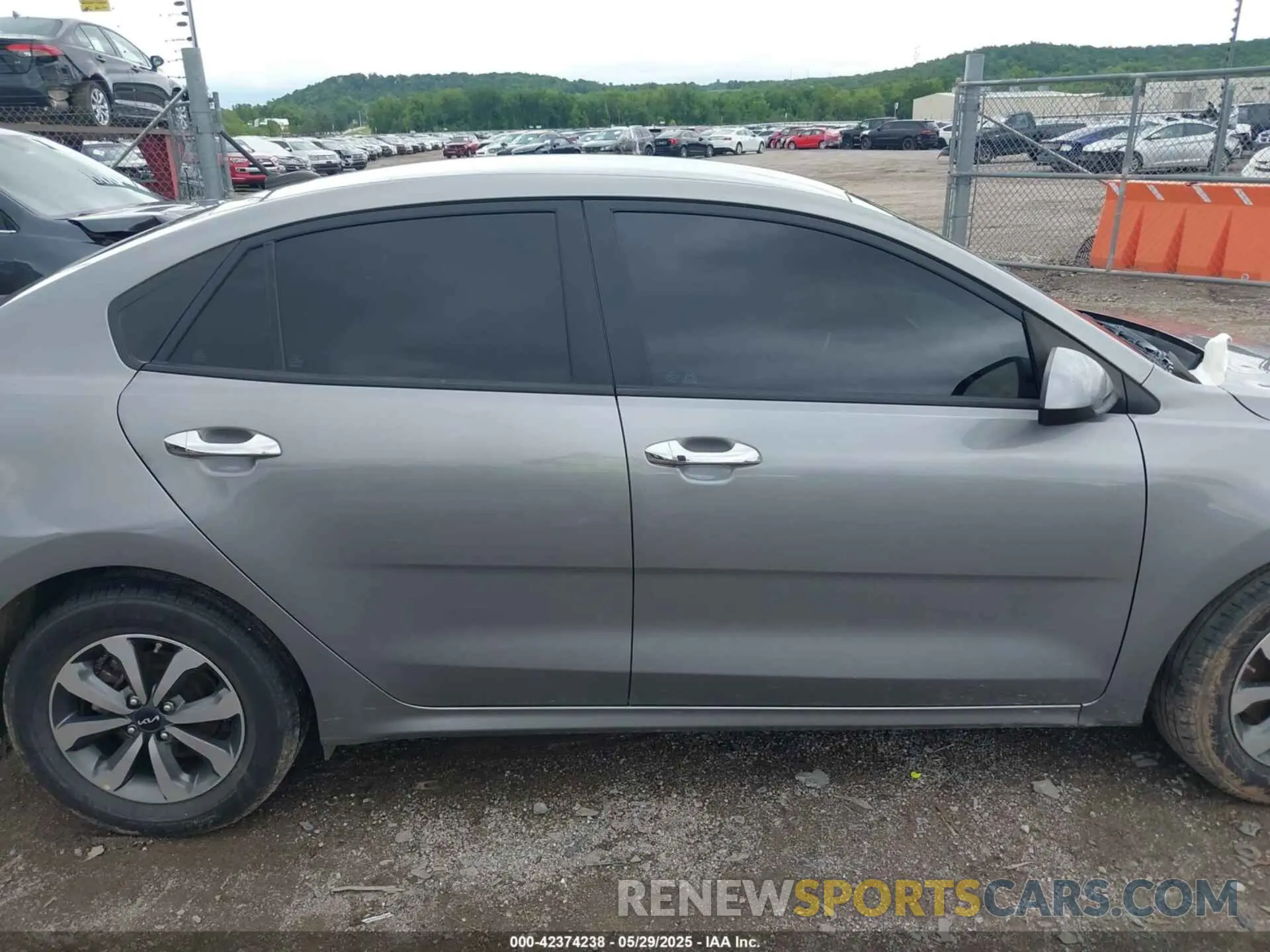 14 Photograph of a damaged car 3KPA24AD4NE481215 KIA RIO 2022