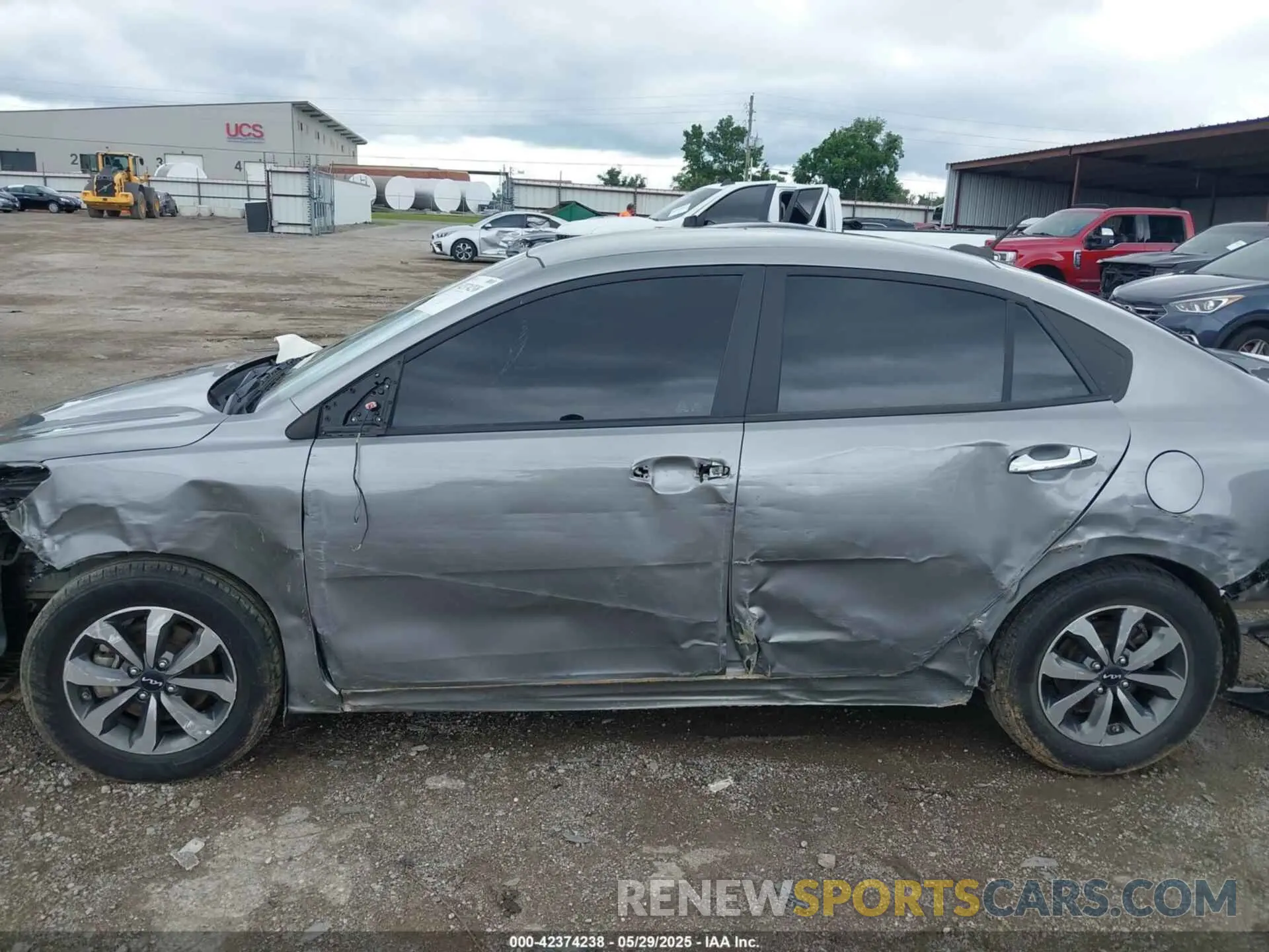 15 Photograph of a damaged car 3KPA24AD4NE481215 KIA RIO 2022