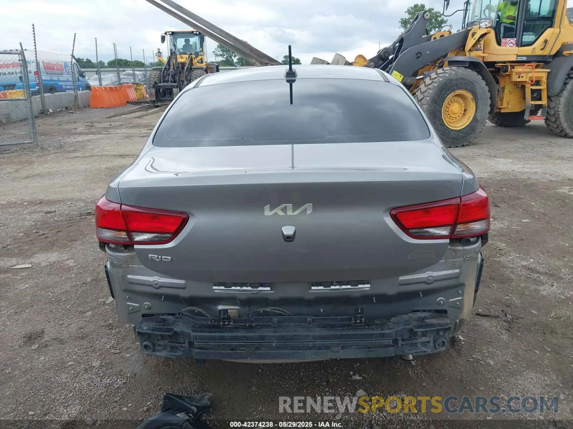 17 Photograph of a damaged car 3KPA24AD4NE481215 KIA RIO 2022
