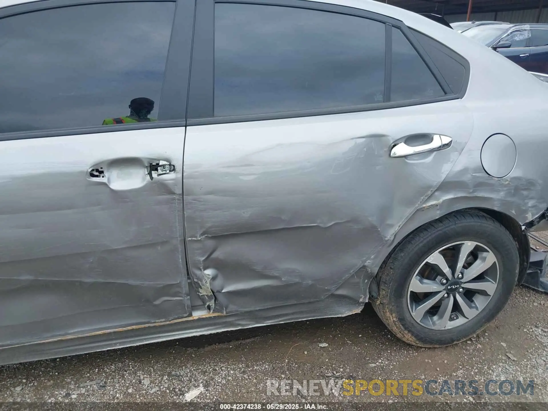 19 Photograph of a damaged car 3KPA24AD4NE481215 KIA RIO 2022